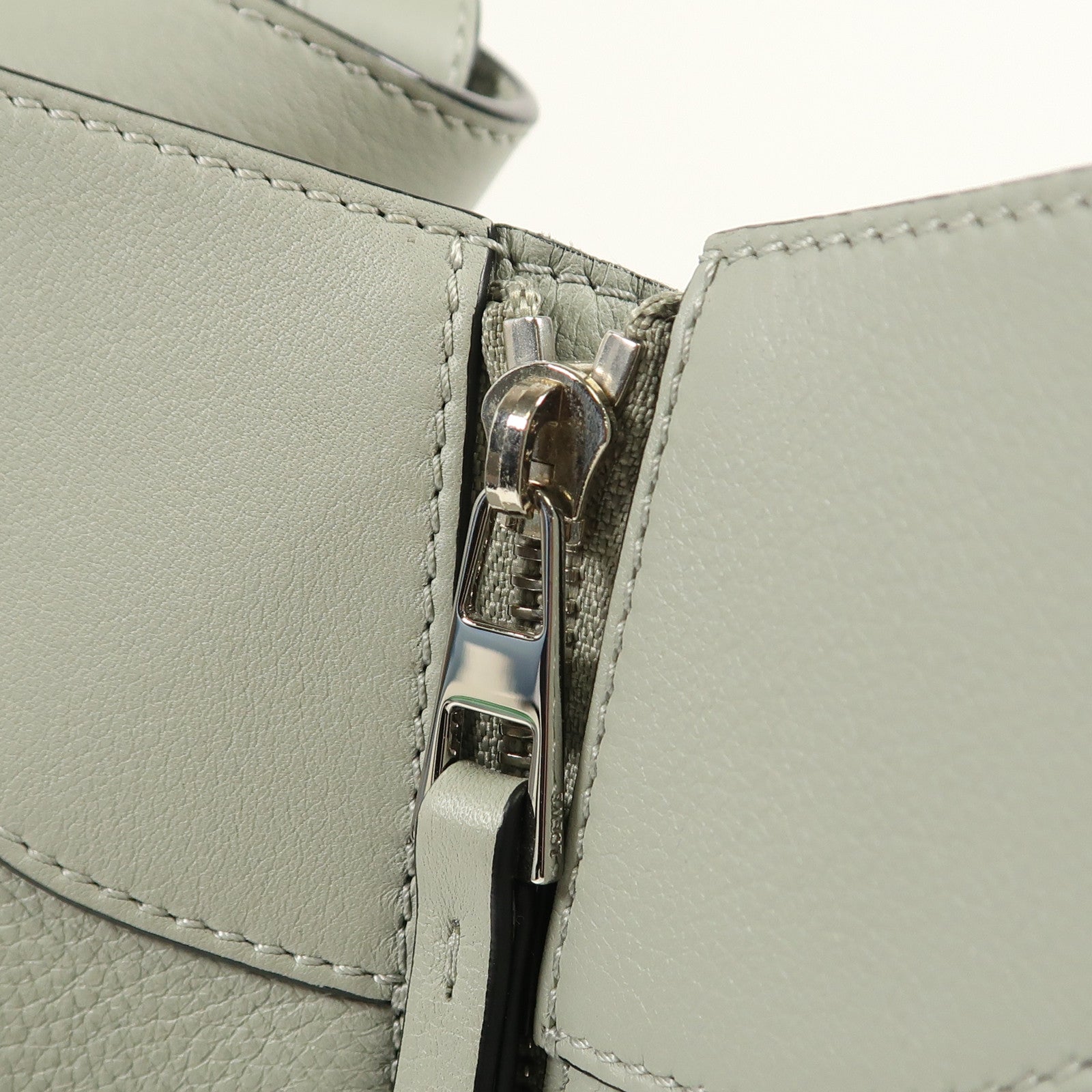 LOEWE 牛皮皮革Hammock銀扣手挽肩背兩用袋