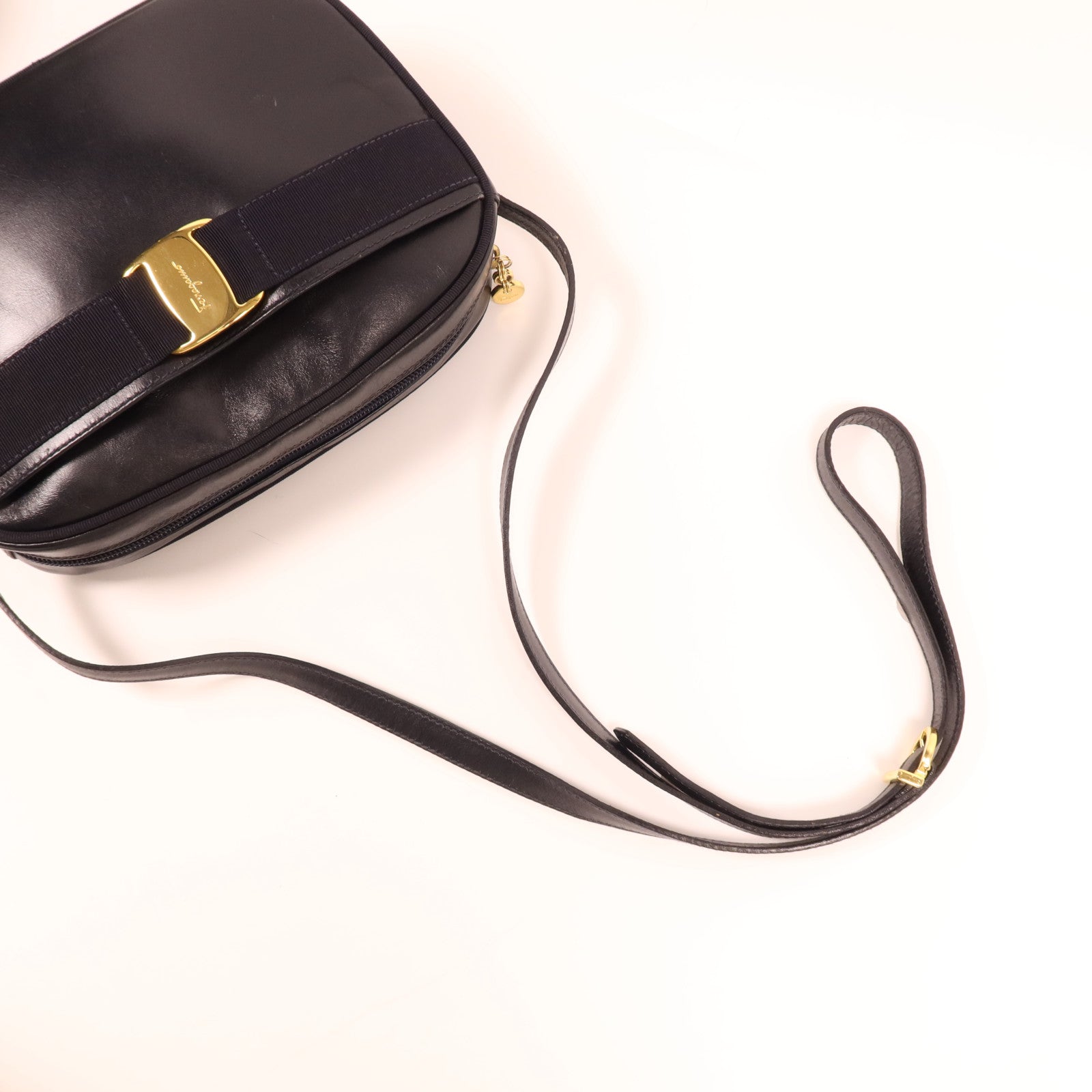 Salvatore Ferragamo 【激減優惠】牛皮皮革Shoulder Bag金扣肩背袋