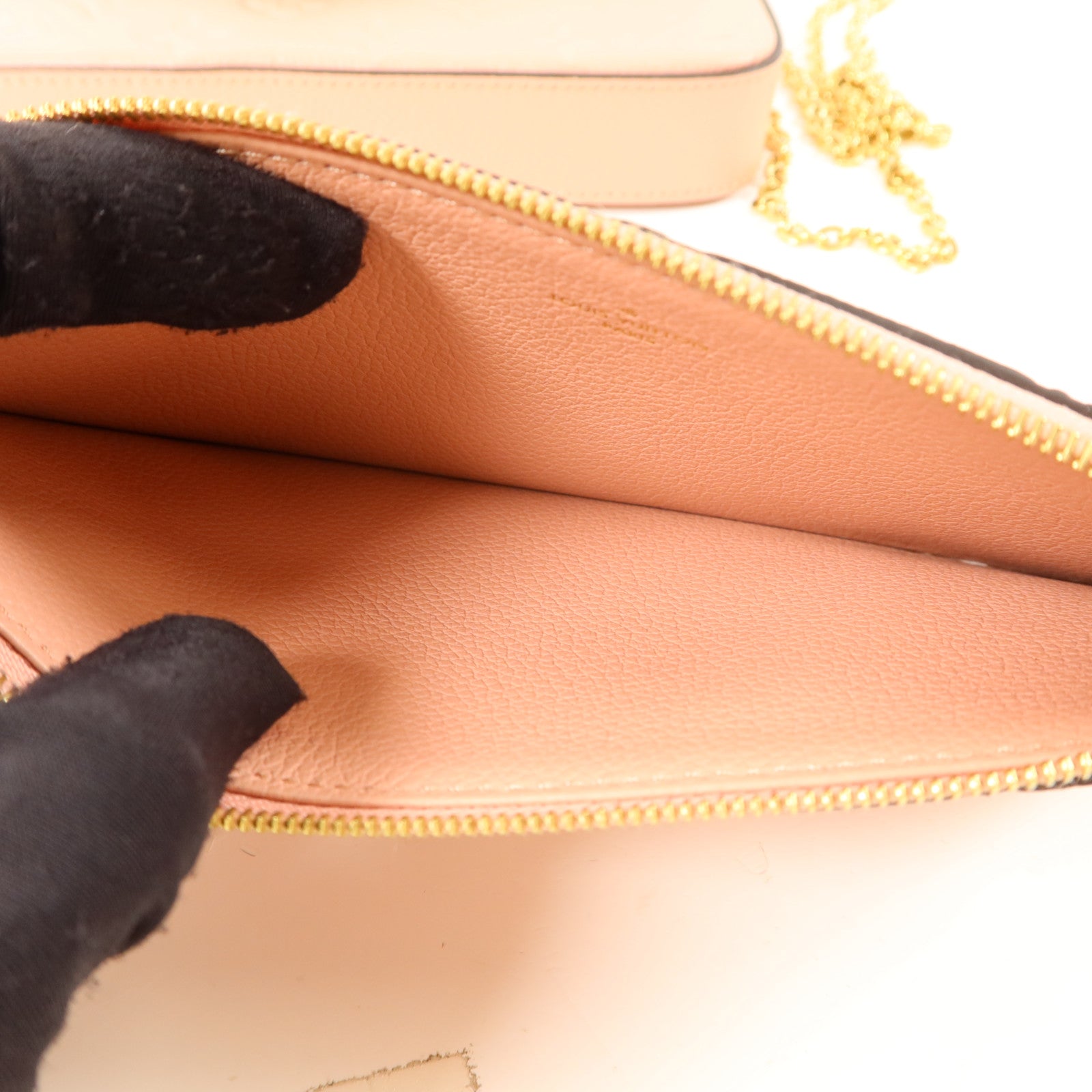 LOUIS VUITTON Monogram Empreinte Felicie Pochette金扣鏈帶肩背袋