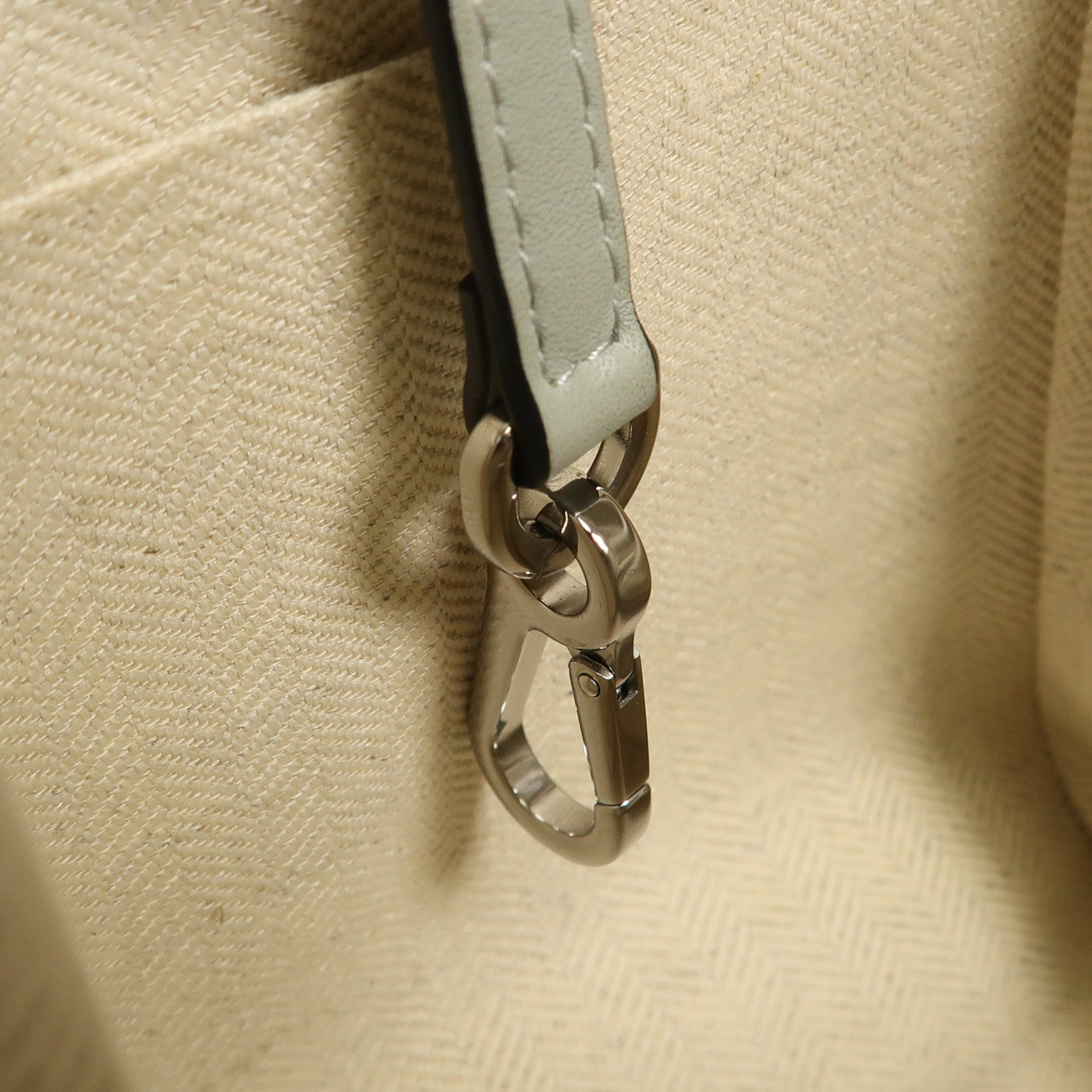 LOEWE 牛皮皮革Hammock銀扣手挽肩背兩用袋