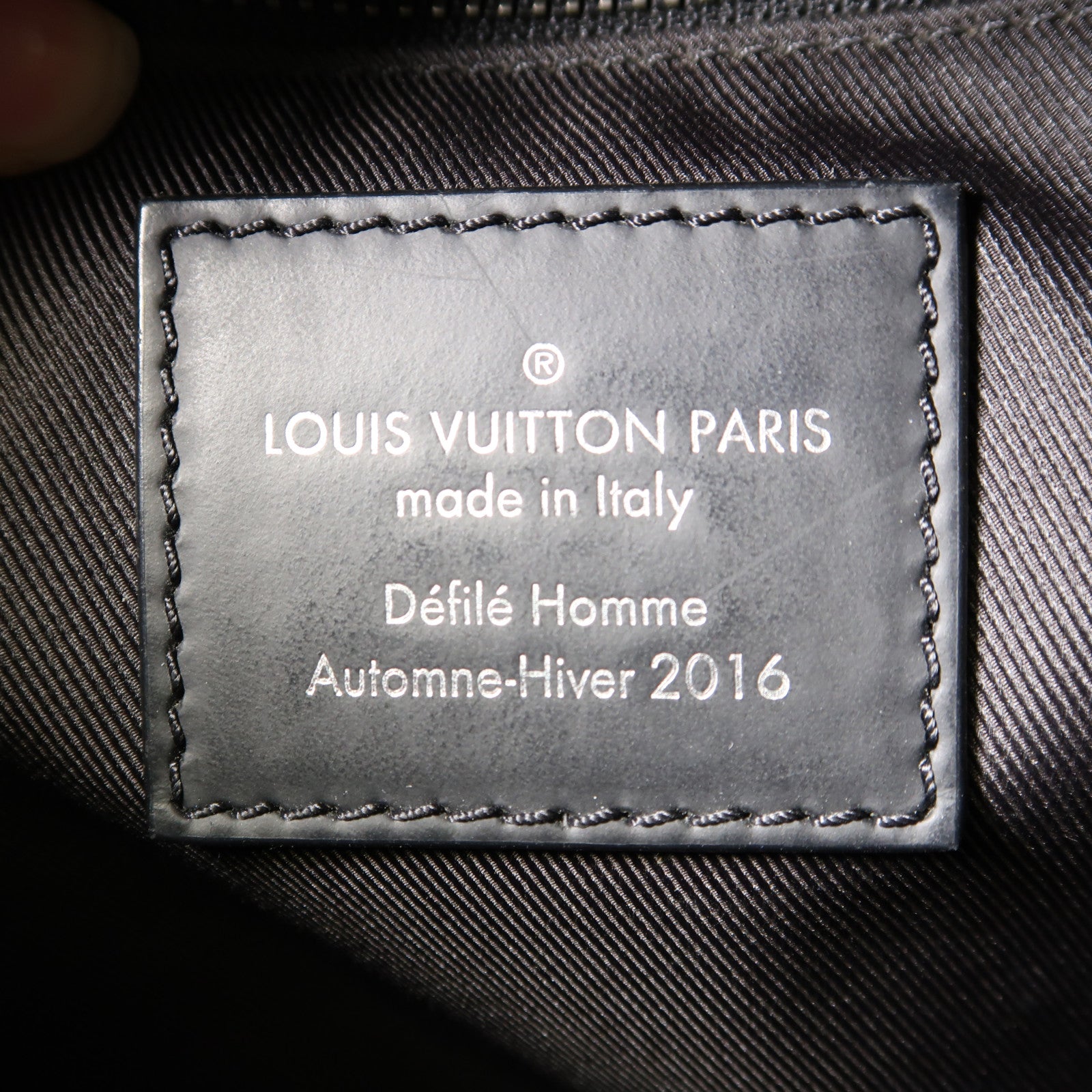 LOUIS VUITTON Monogram Eclipse Messenger PM Voyager銀扣肩背袋黑色