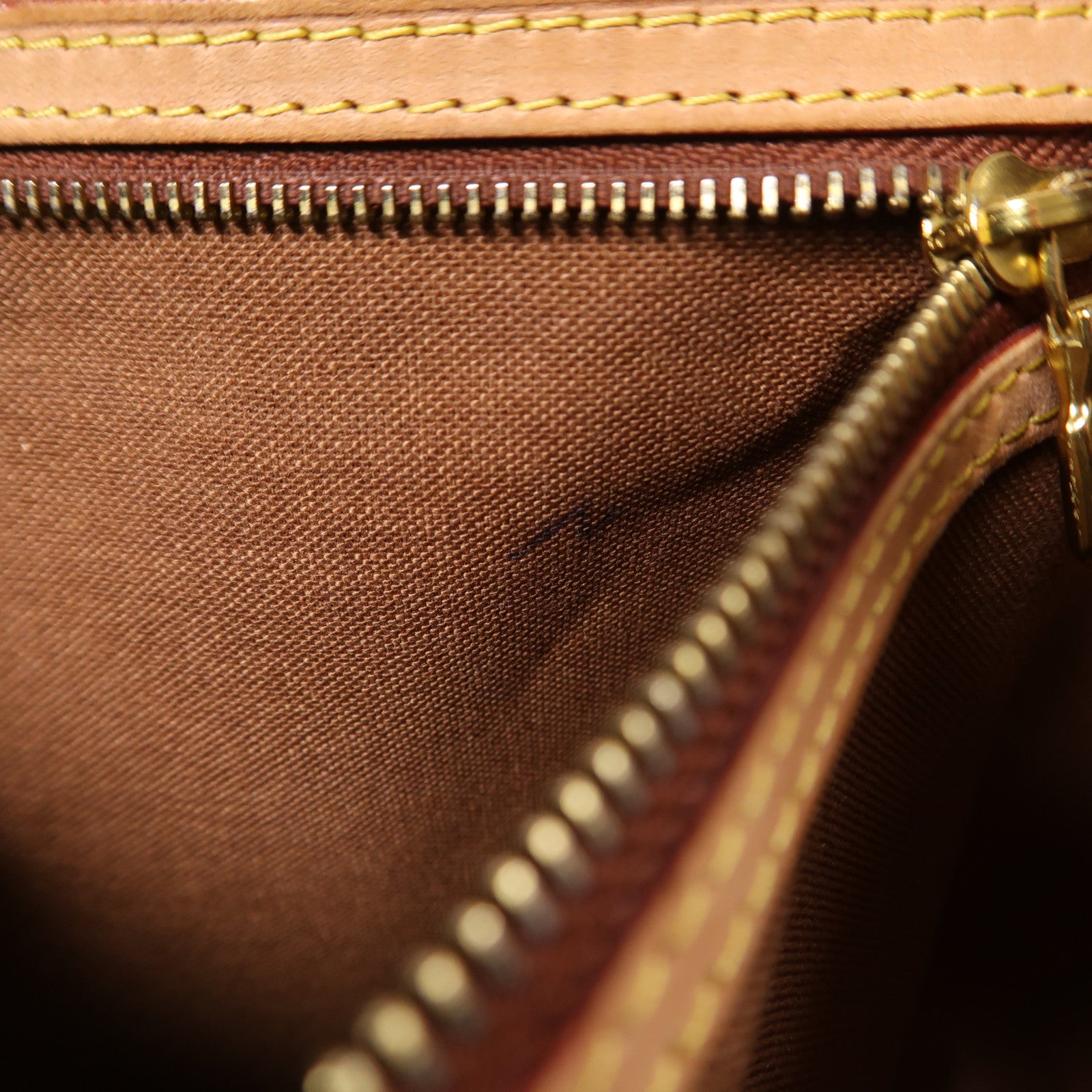 LOUIS VUITTON Monogram Abbesses金扣肩背袋棕色