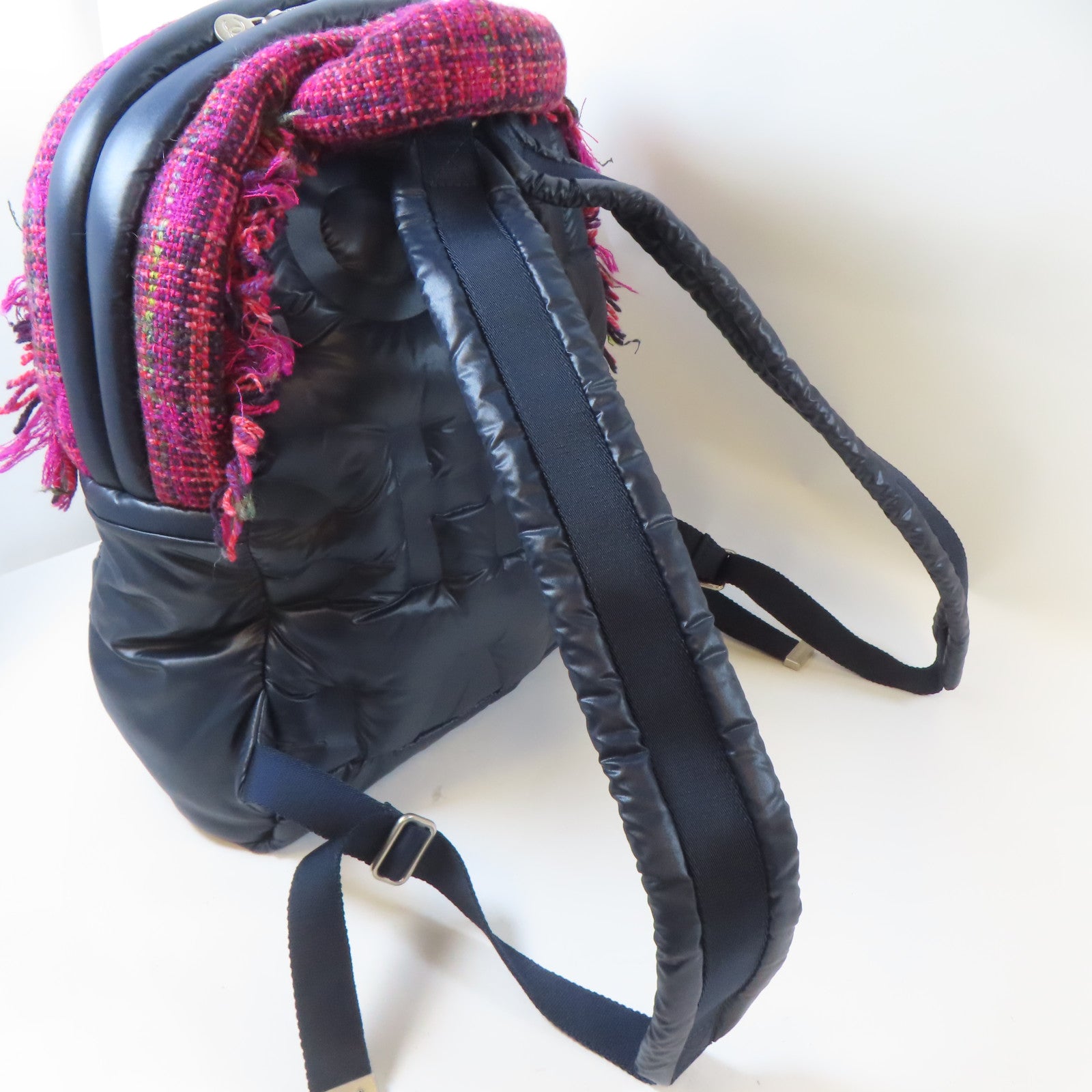 CHANEL 【激減優惠】尼龍/斜紋軟呢Backpack銀扣背包深藍色/粉紅色