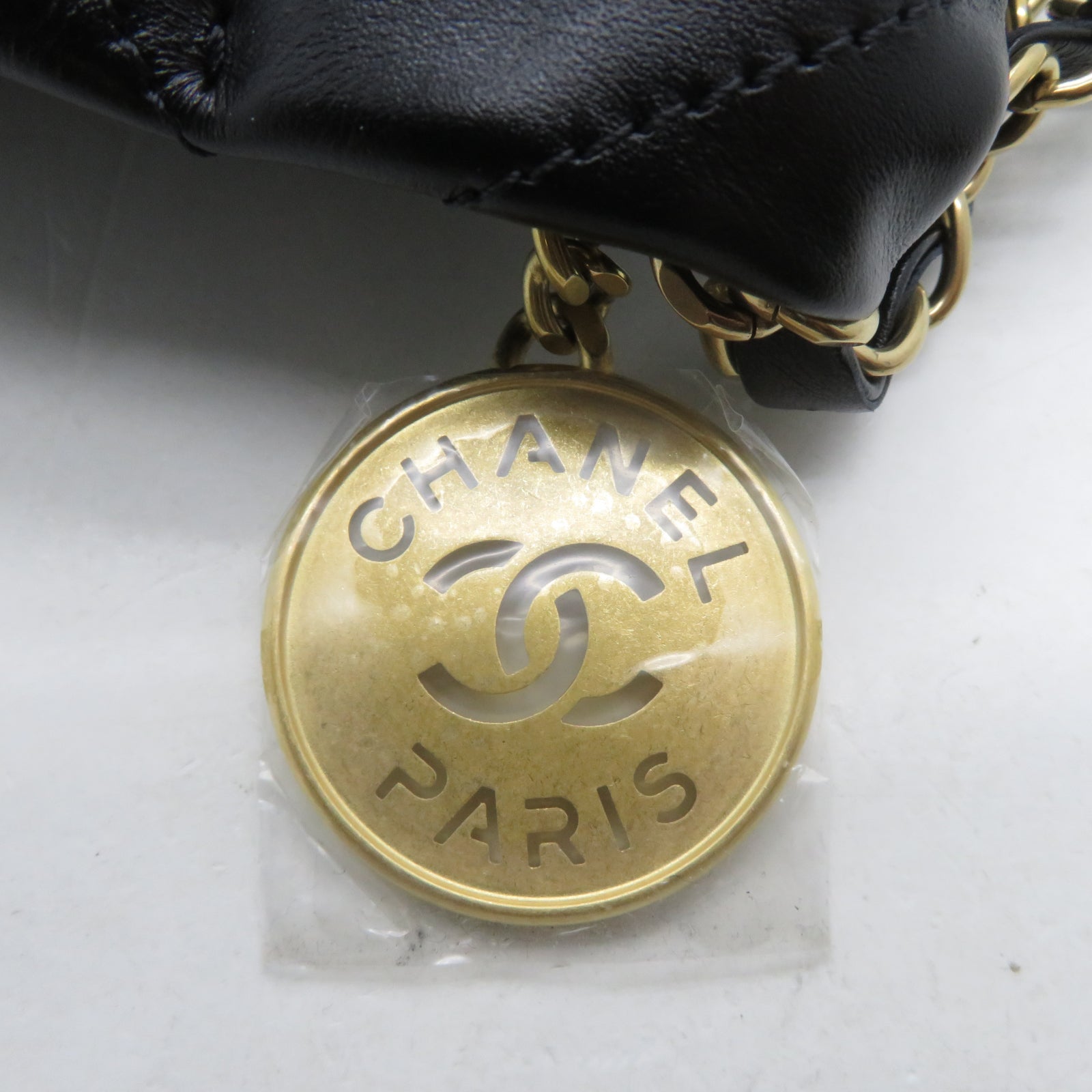 CHANEL 菱格牛皮皮革Chanel 22金扣鏈帶肩背袋黑色