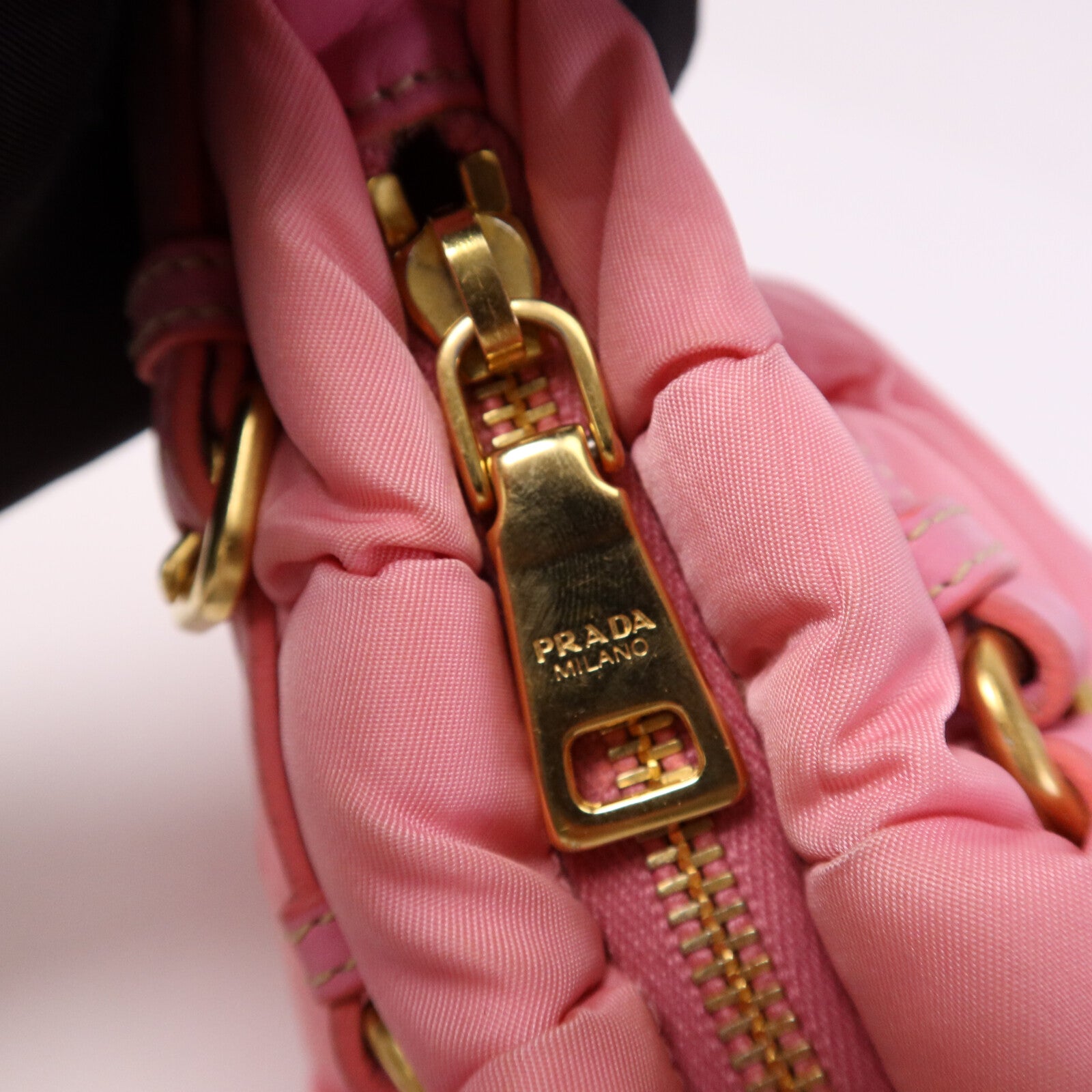 PRADA 尼龍Shoulder Bag金扣肩背袋