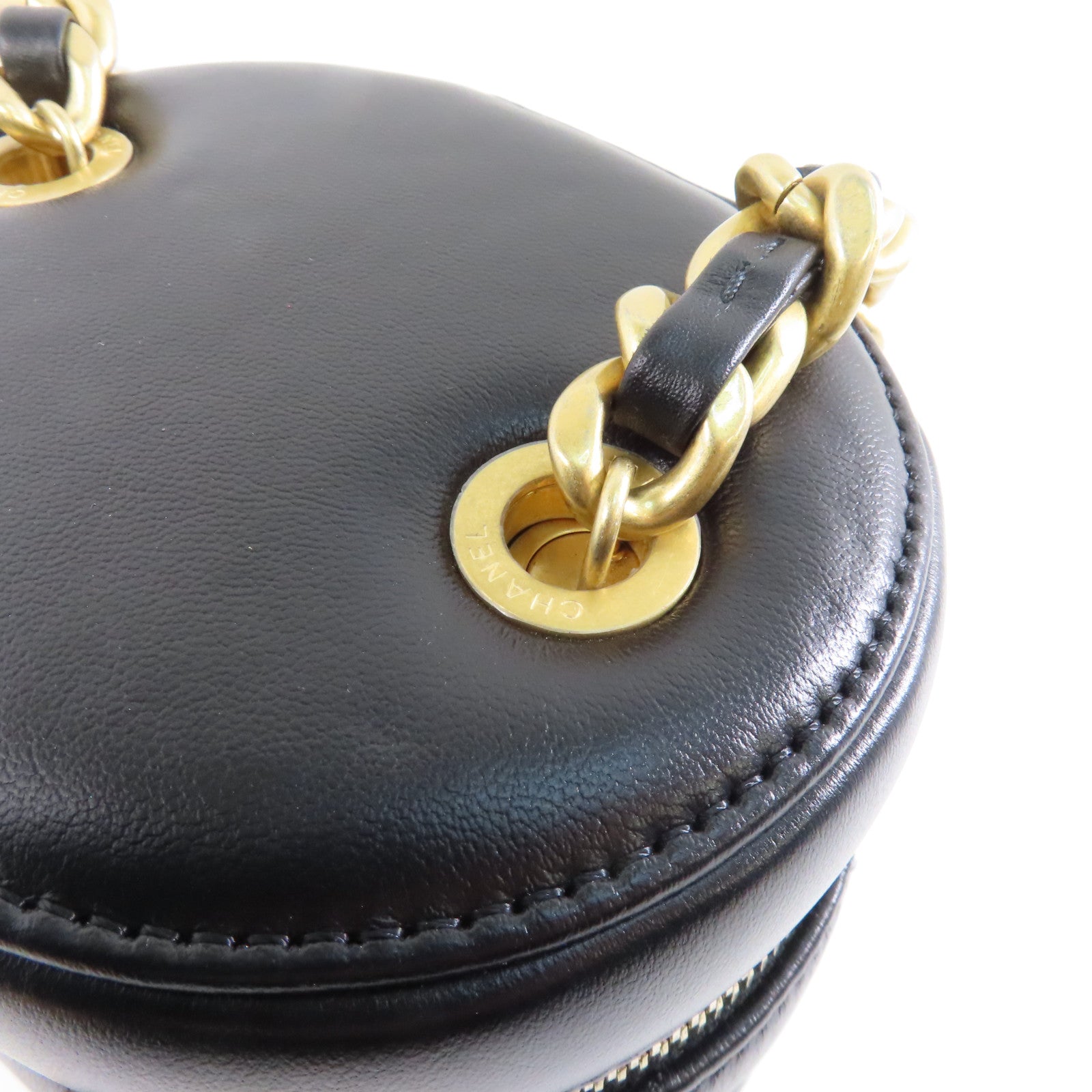 CHANEL (PRICE DOWN) Quilted CC GHW Bucket Bag Chain Shoulder Bag AS3210 Lambskin Black
