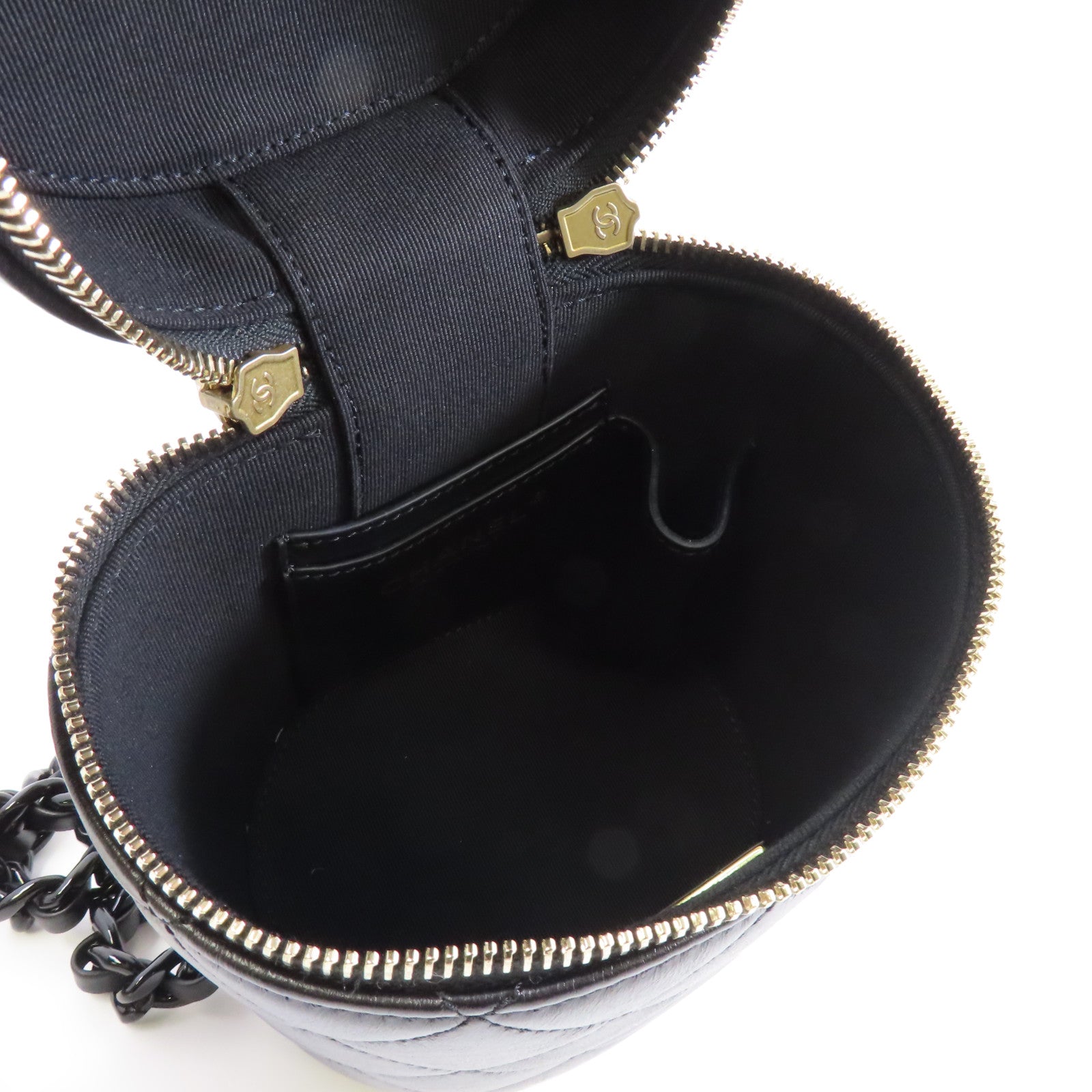 CHANEL (PRICE DOWN) Quilted CC GHW Bucket Bag Chain Shoulder Bag AS3210 Lambskin Black