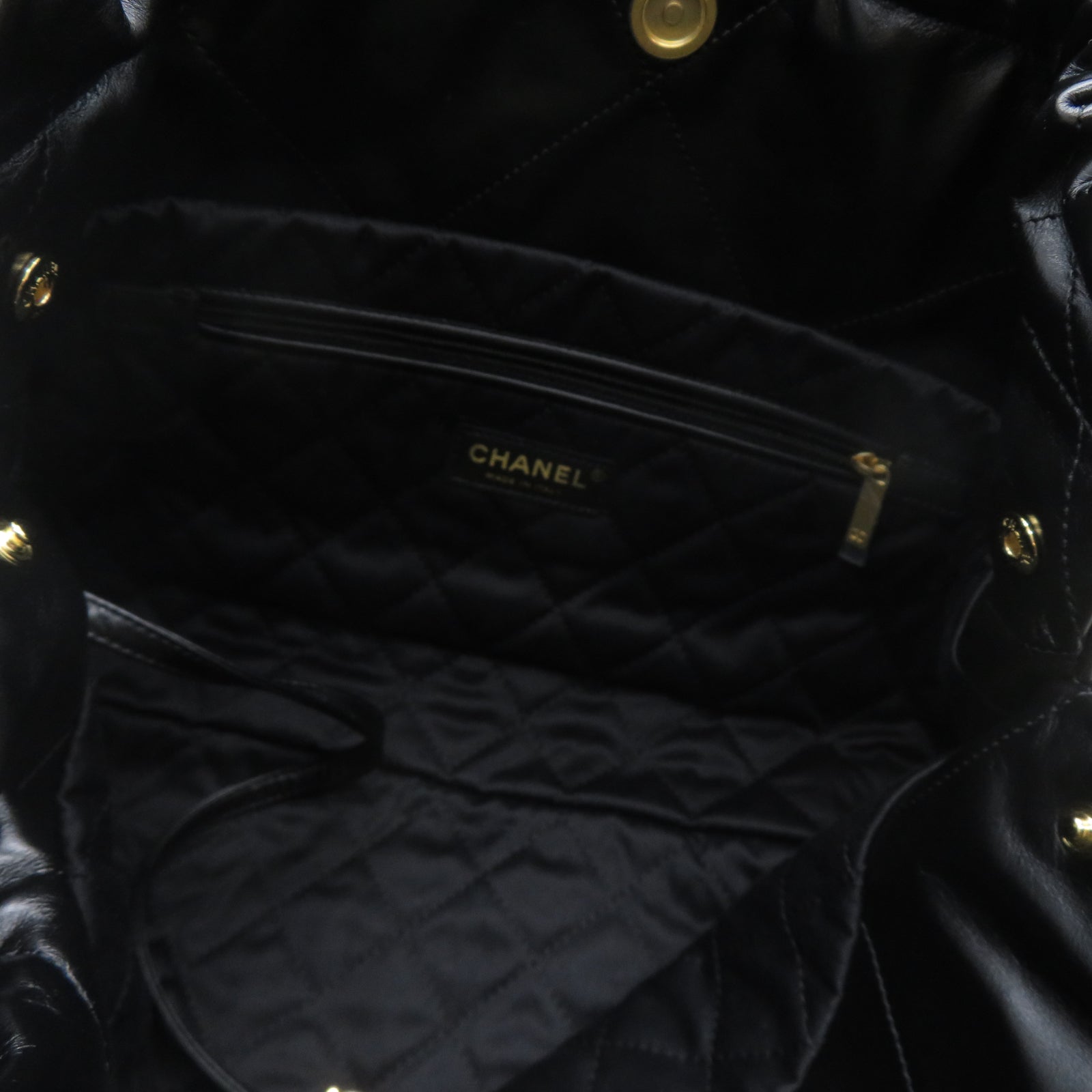 CHANEL 菱格牛皮皮革Chanel 22金扣鏈帶肩背袋黑色