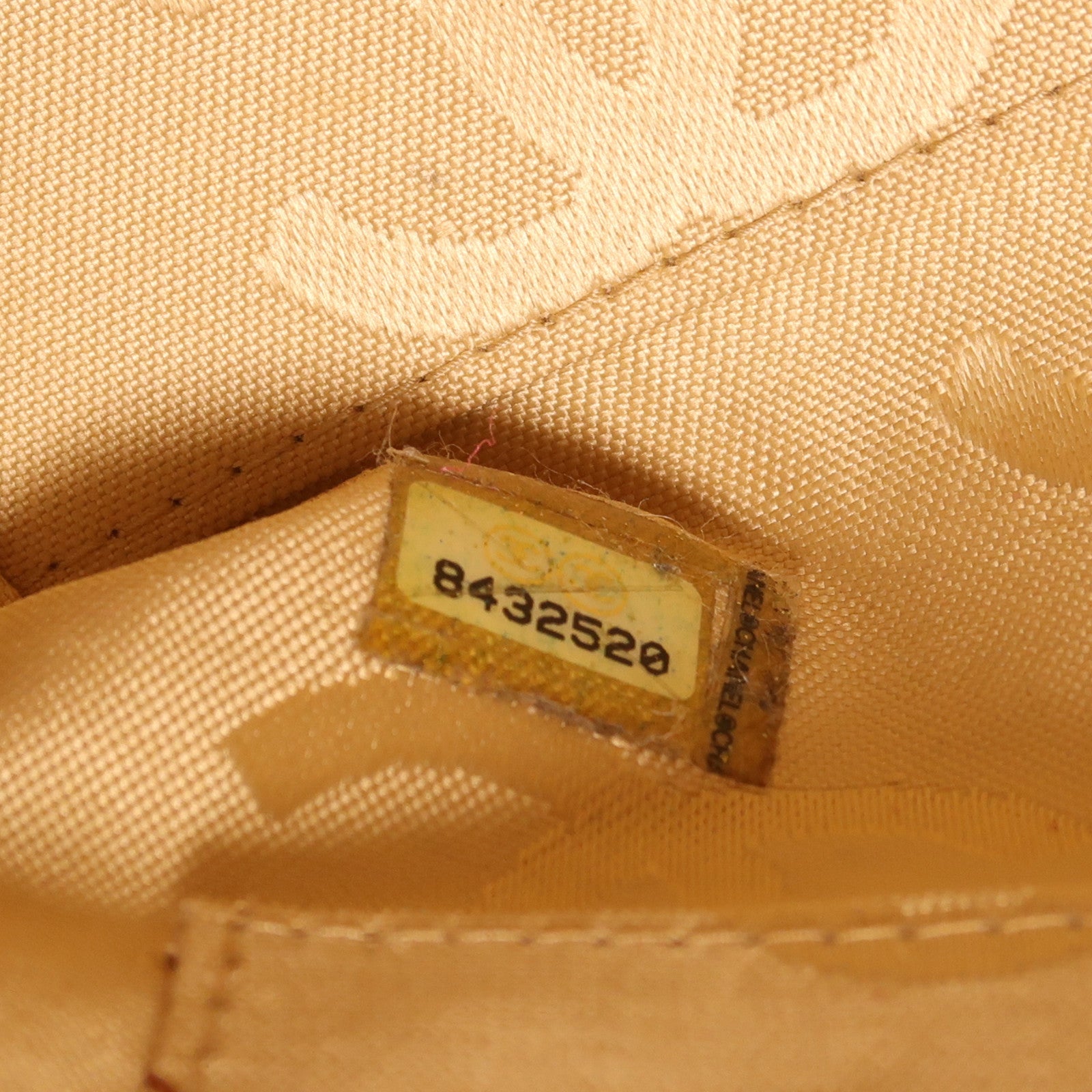CHANEL 菱格牛皮皮革Tote Bag金扣手挽袋米色