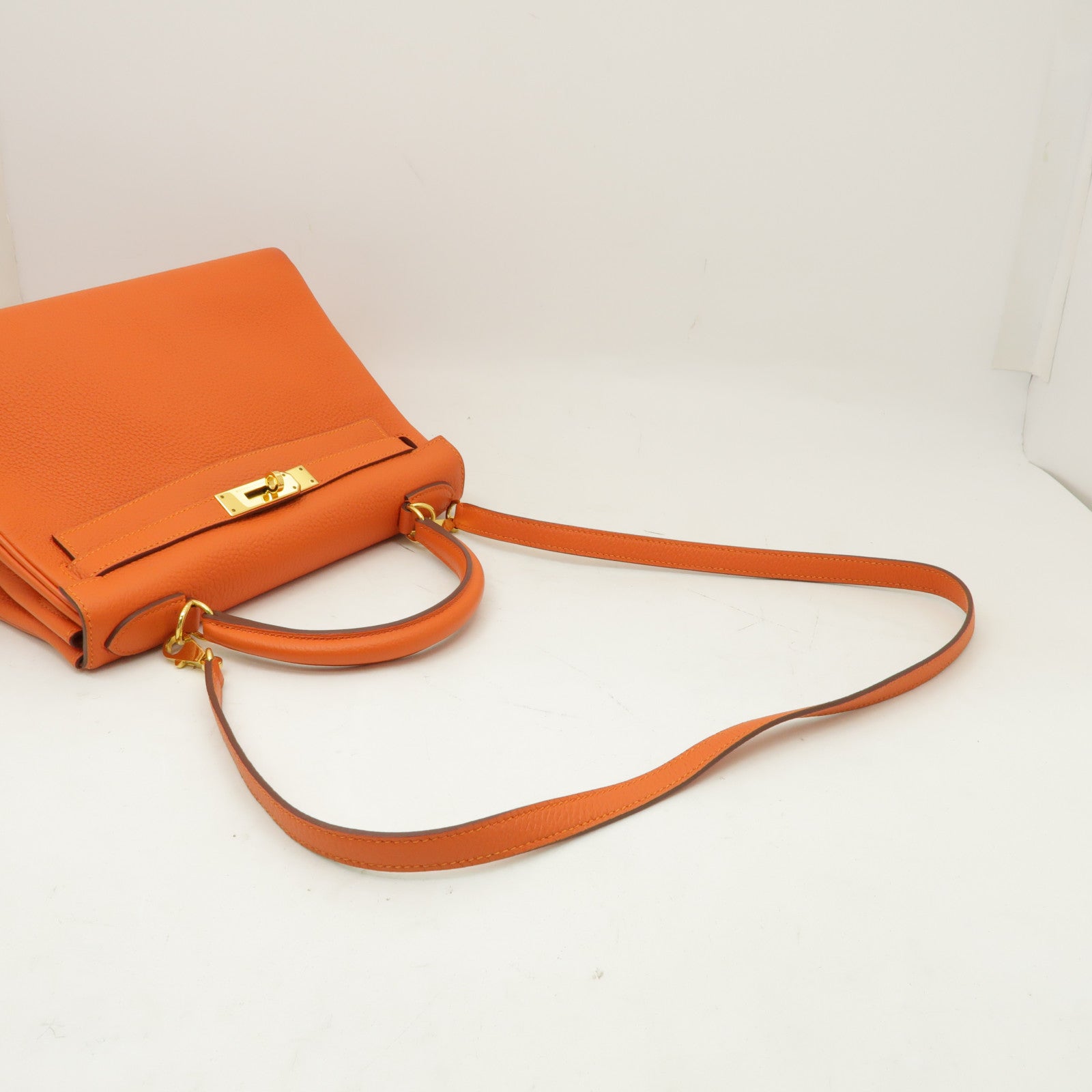 HERMES 【激減優惠】Togo皮革Kelly 28金扣手挽肩背兩用袋Feu火焰橘色