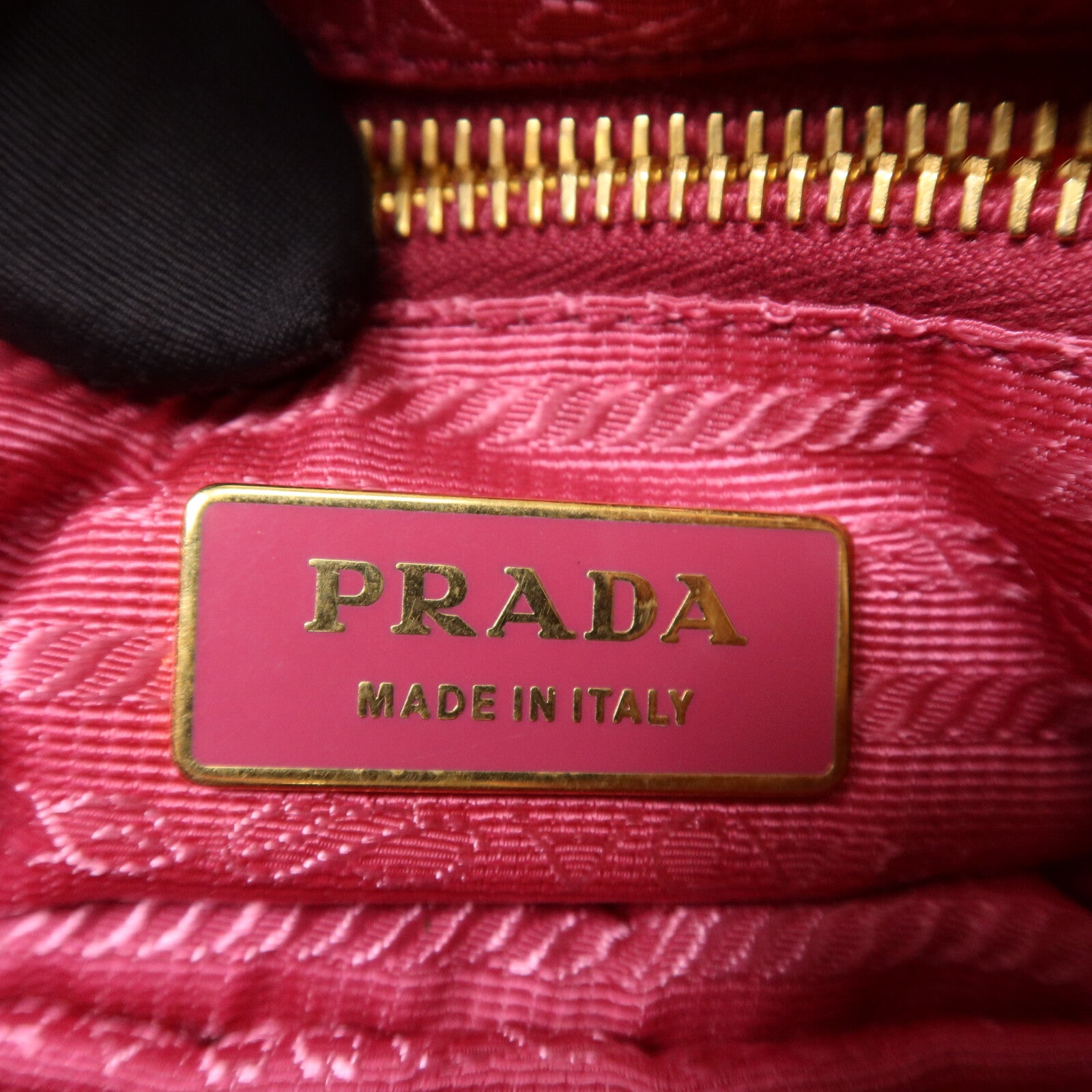 PRADA 尼龍Shoulder Bag金扣肩背袋