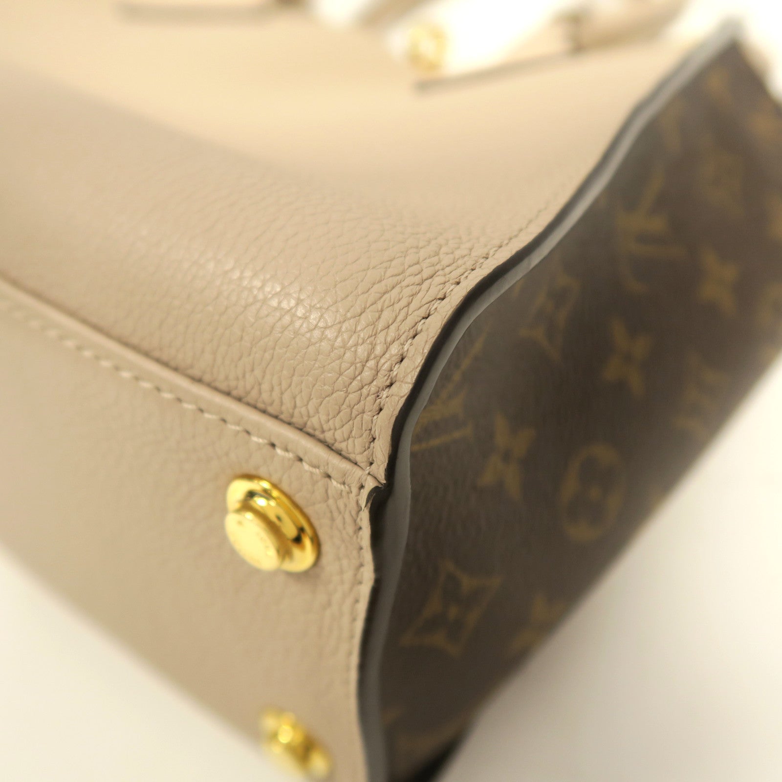 LOUIS VUITTON 【激減優惠】牛皮皮革On My Side MM金扣手挽肩背兩用袋米灰色/啡色
