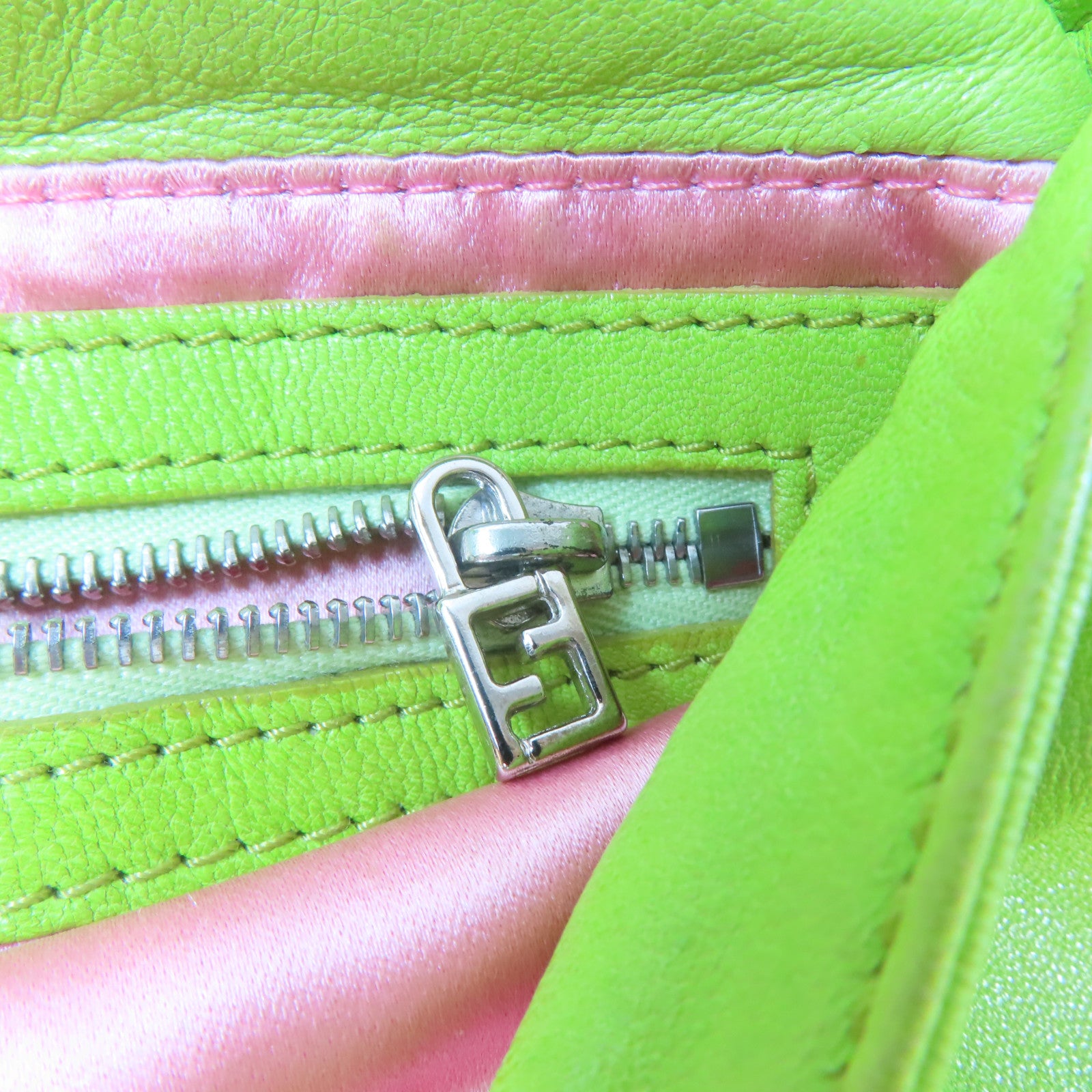 FENDI 牛皮皮革Handbag銀扣手挽袋綠色