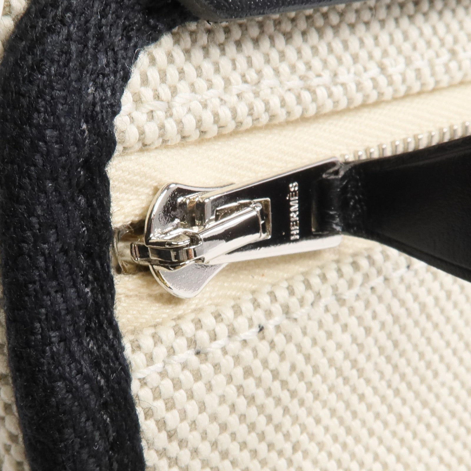 HERMES 【激減優惠】帆布/皮革Mini Herbag銀扣肩背袋Noir