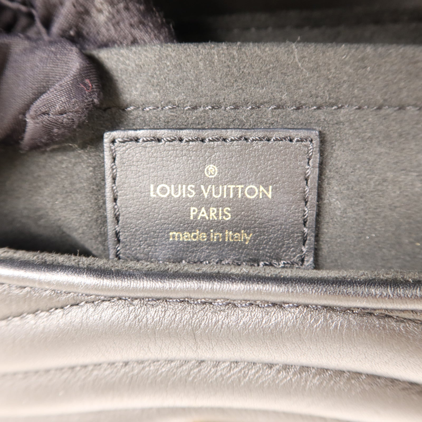 LOUIS VUITTON 牛皮皮革New Wave MM金扣鏈帶手挽肩背兩用袋