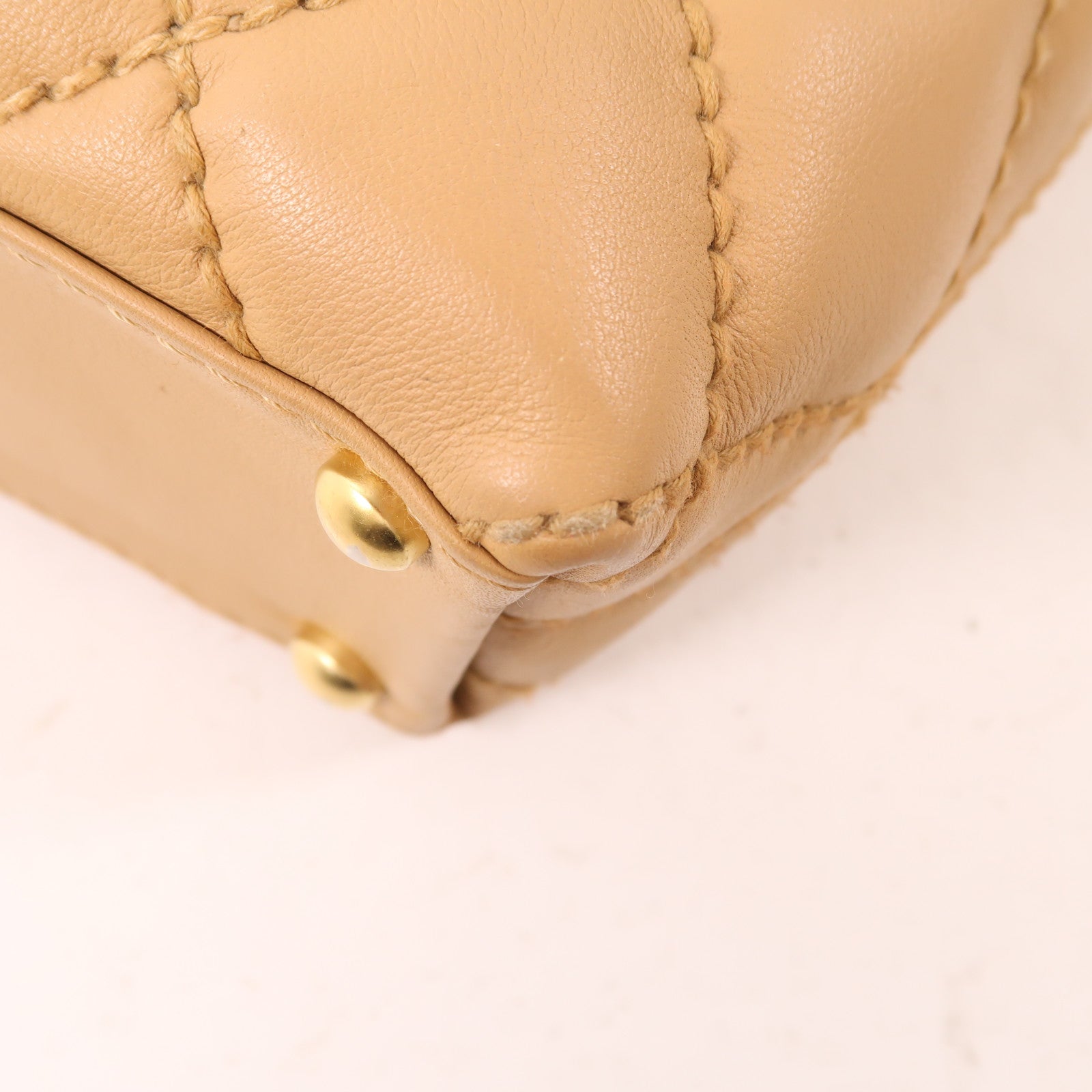 CHANEL 菱格牛皮皮革Tote Bag金扣手挽袋米色