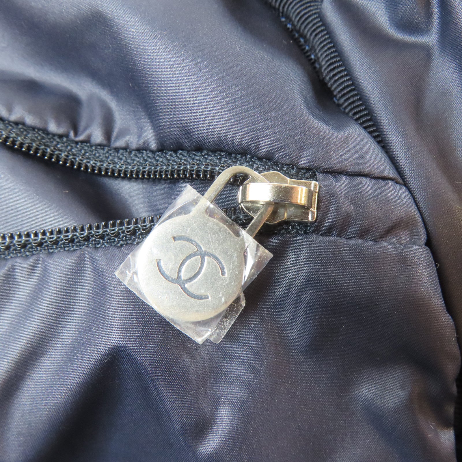 CHANEL 【激減優惠】尼龍/斜紋軟呢Backpack銀扣背包深藍色/粉紅色