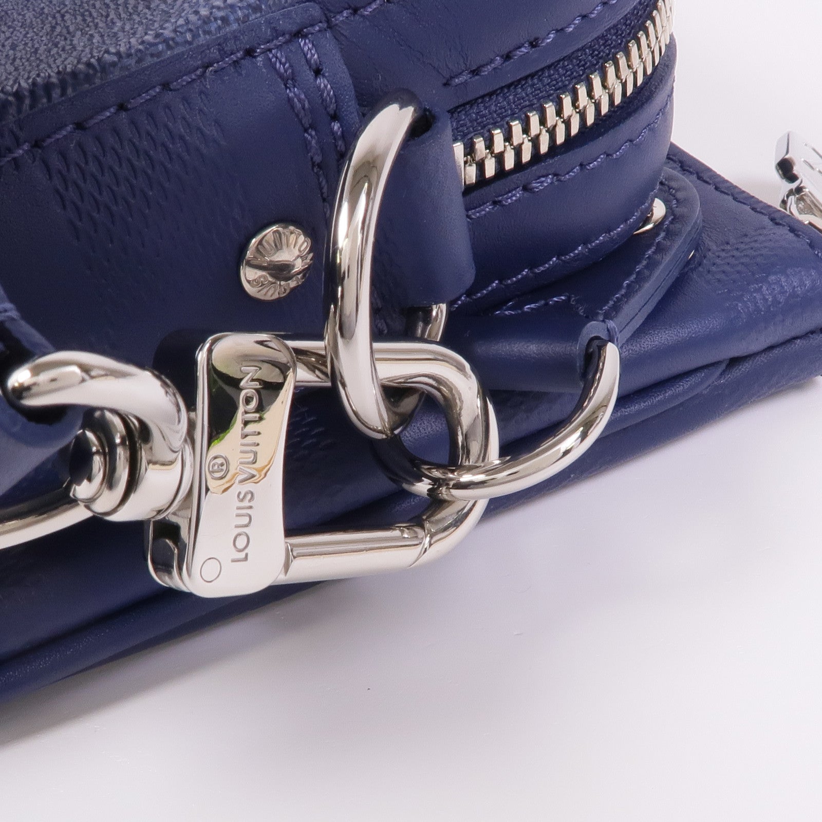 LOUIS VUITTON Damier Squared Trio Shoulder Bag銀扣肩背袋