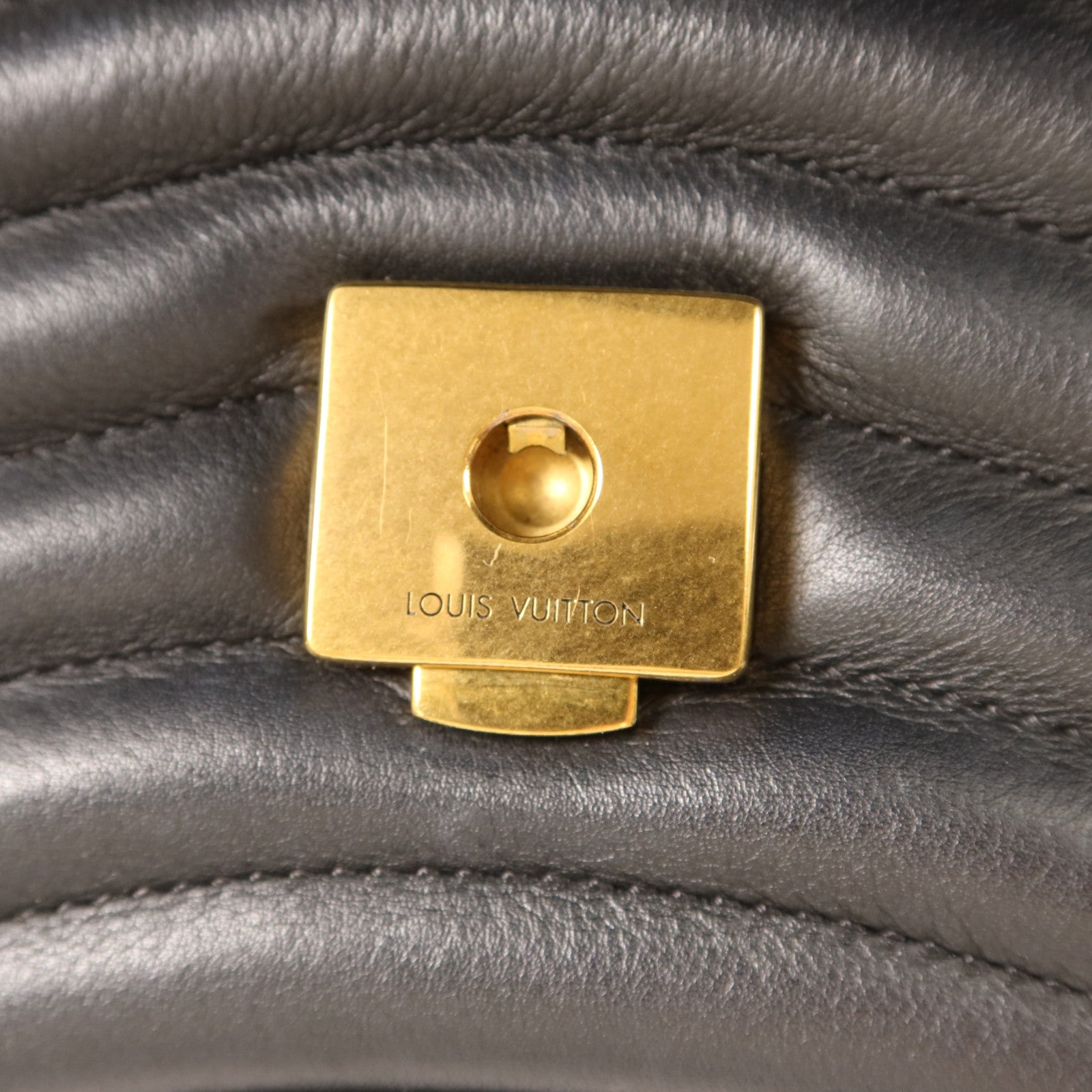 LOUIS VUITTON 牛皮皮革New Wave MM金扣鏈帶手挽肩背兩用袋
