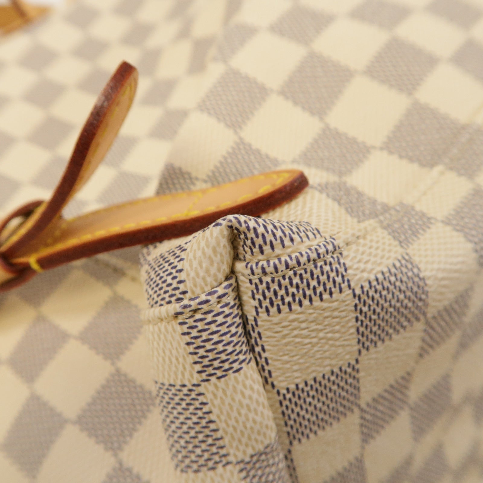 LOUIS VUITTON Damier Azur Sperone金扣背包白色