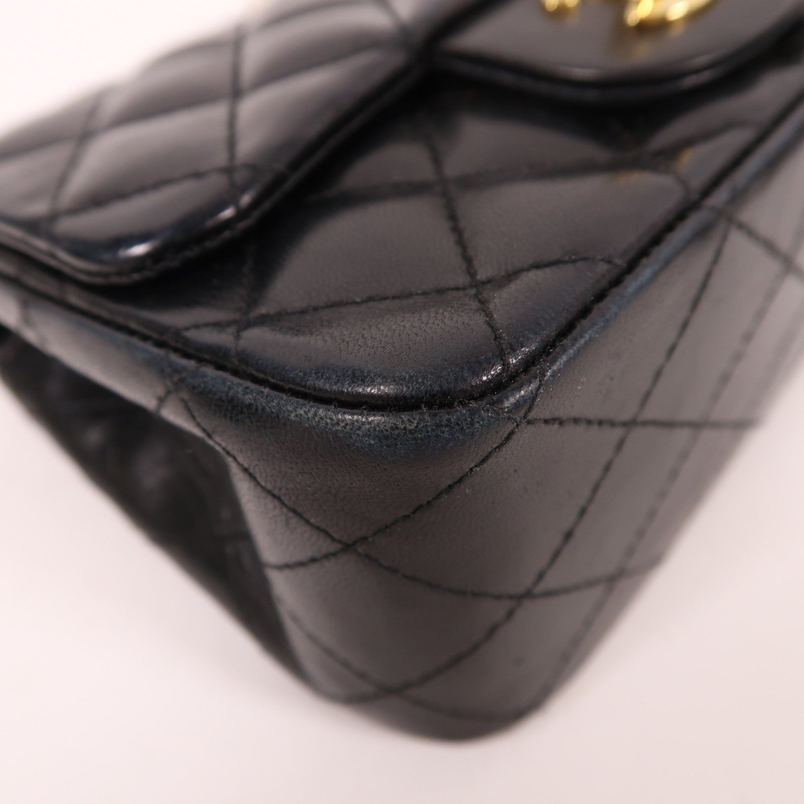 CHANEL 羊皮皮革Mini Classic 17金扣鏈帶肩背袋