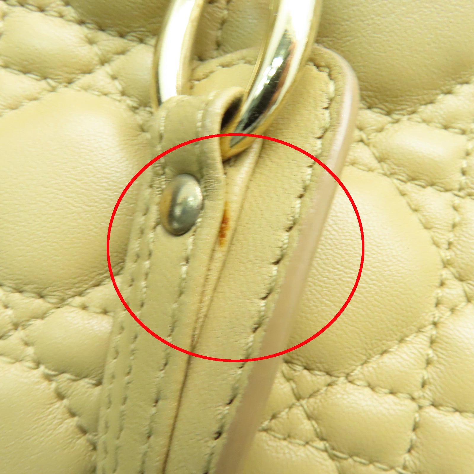 Dior 牛皮皮革Lady Dior金扣手挽袋米色