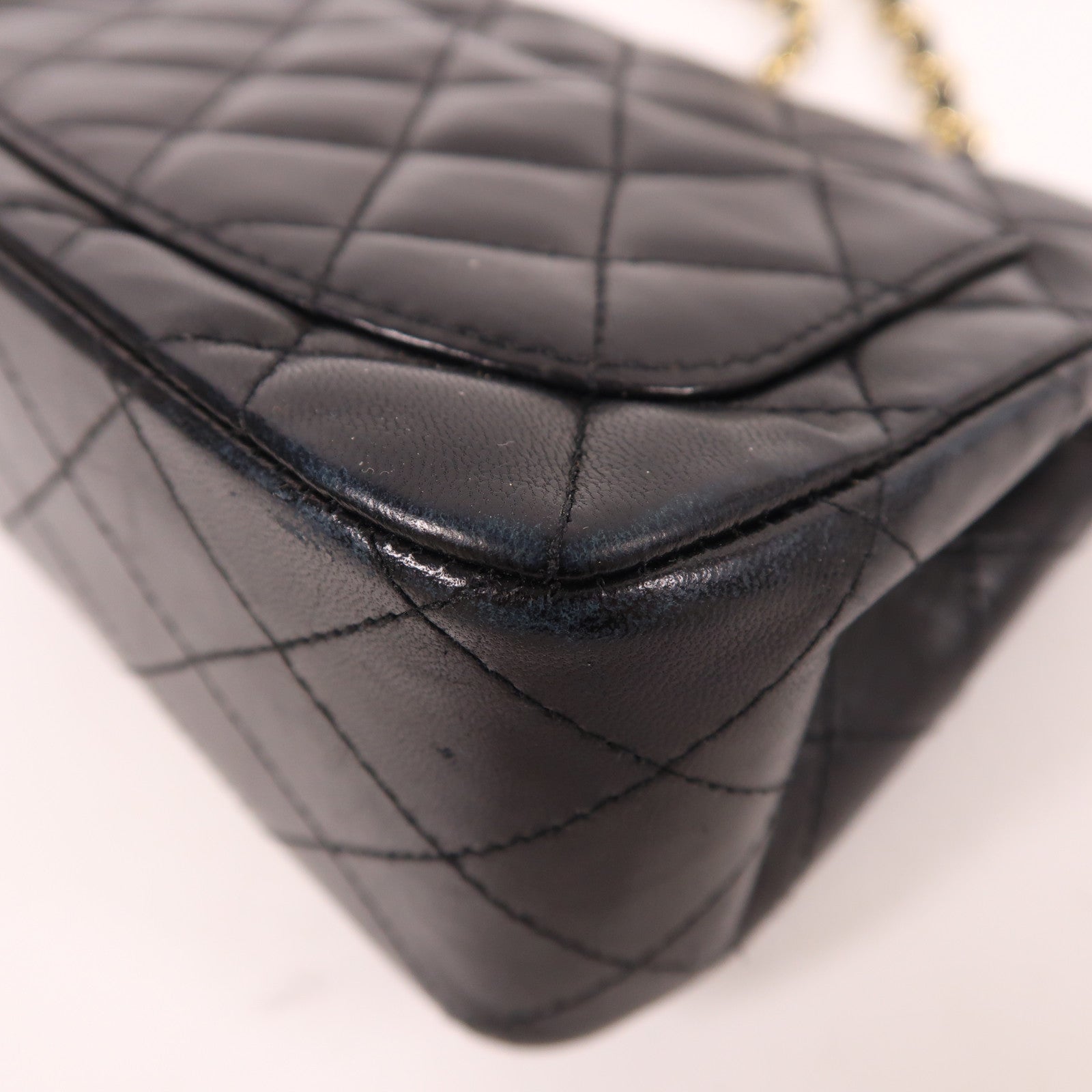 CHANEL 羊皮皮革Mini Classic 17金扣鏈帶肩背袋