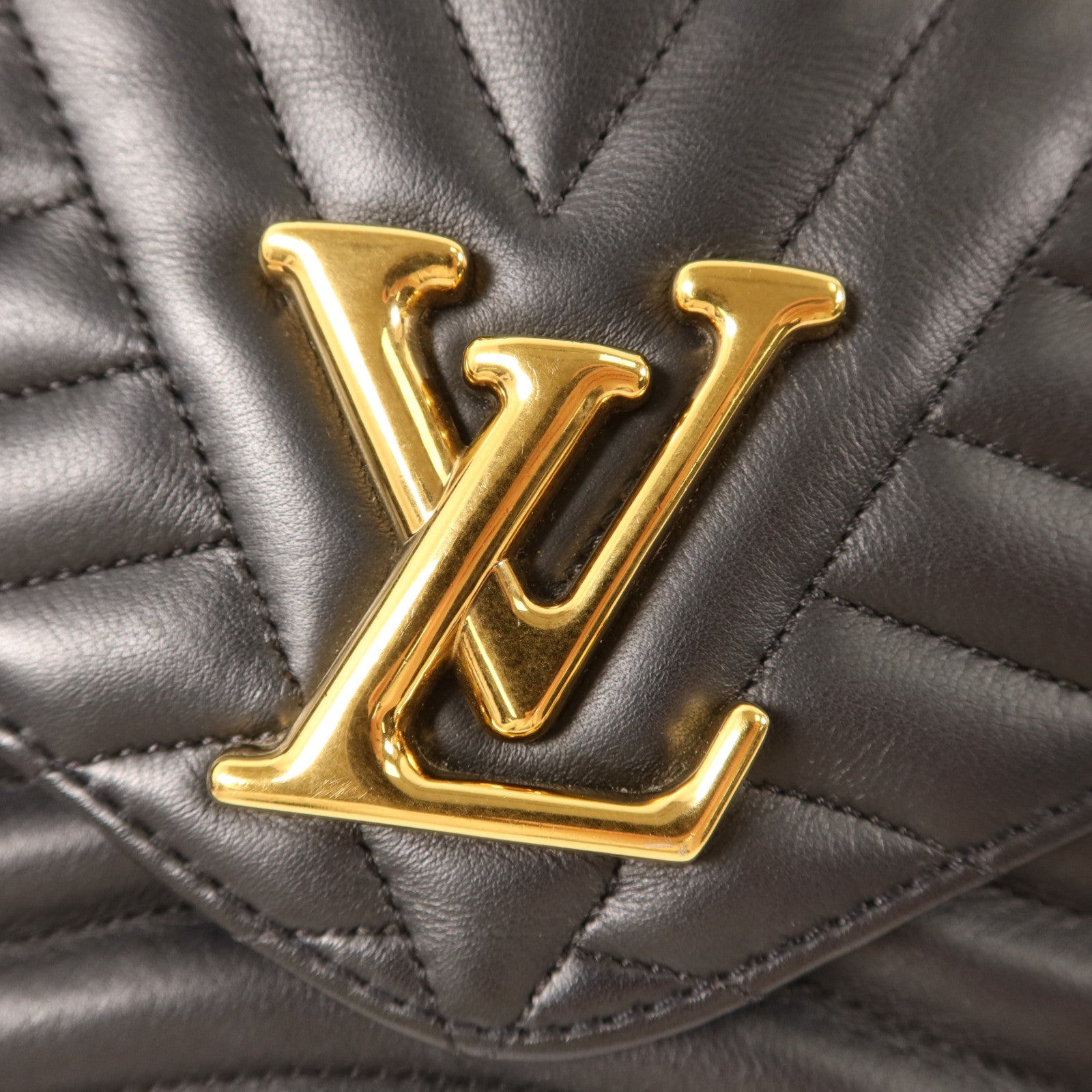 LOUIS VUITTON 牛皮皮革New Wave MM金扣鏈帶手挽肩背兩用袋