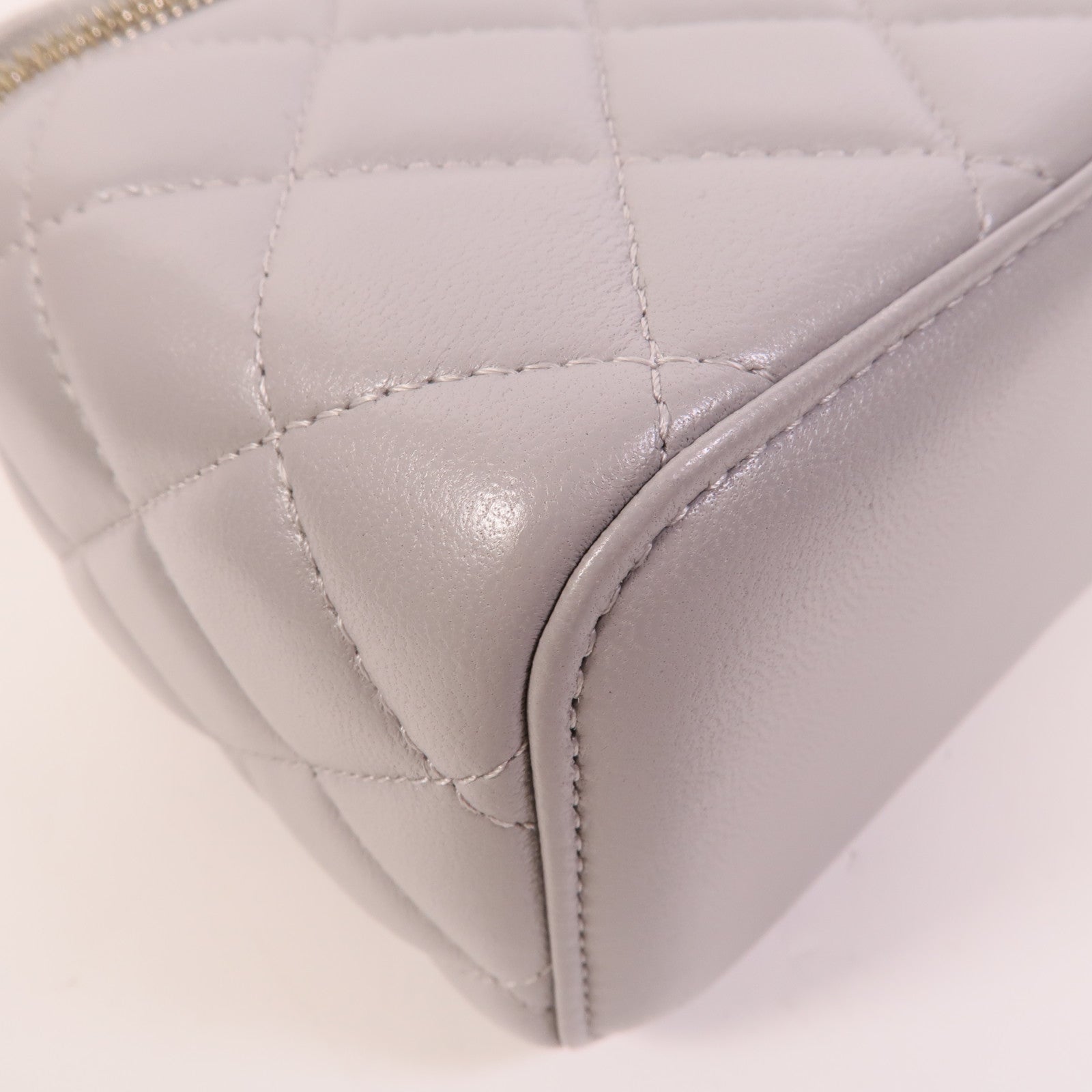 CHANEL 羊皮皮革Vanity Case With Gold Ball肩背袋