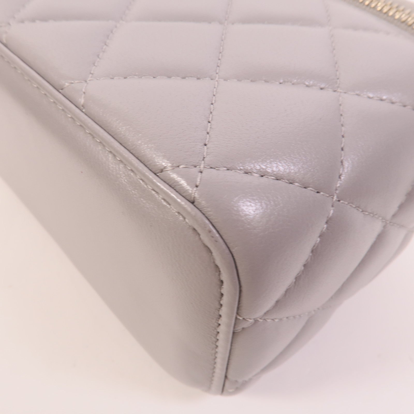 CHANEL 羊皮皮革Vanity Case With Gold Ball肩背袋