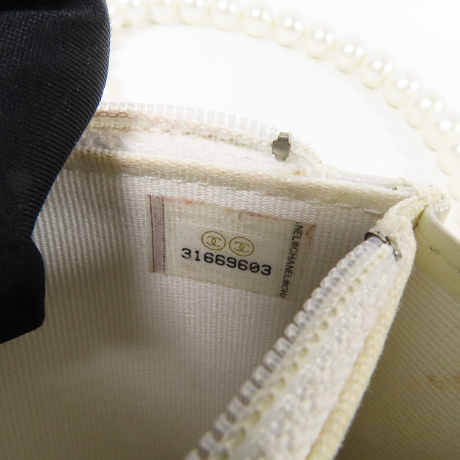 CHANEL 牛皮皮革Shoulder Bag銀扣肩背袋
