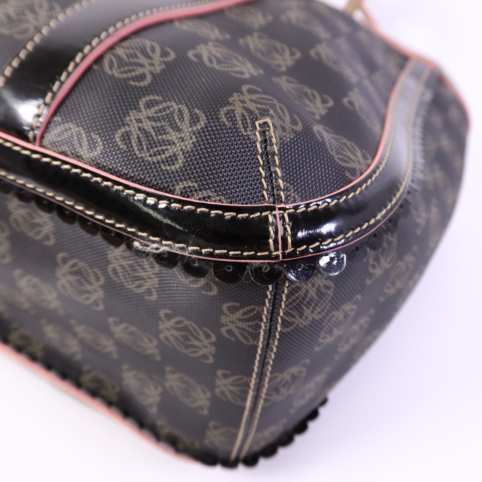 LOEWE 帆布Anagram Shoulder Bag肩背袋
