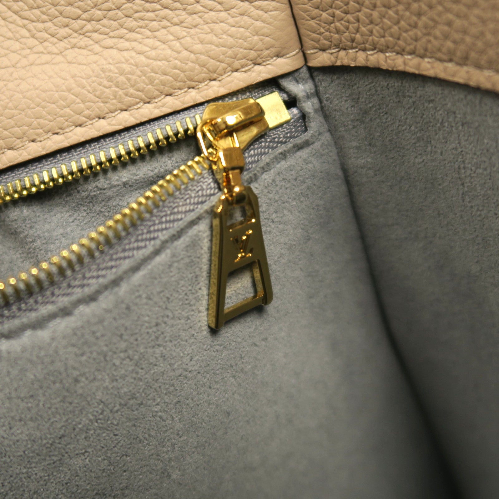 LOUIS VUITTON 【激減優惠】牛皮皮革On My Side MM金扣手挽肩背兩用袋米灰色/啡色