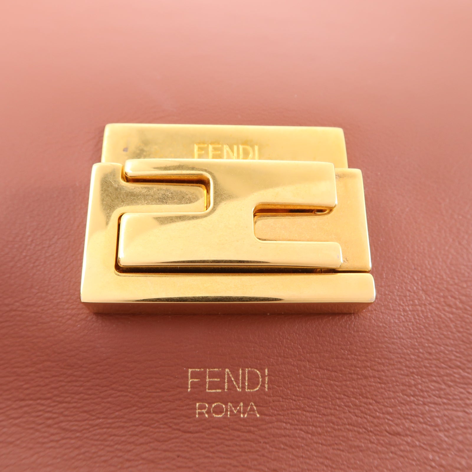 FENDI 牛皮皮革2Way Shoulder金扣手挽肩背兩用袋棕色