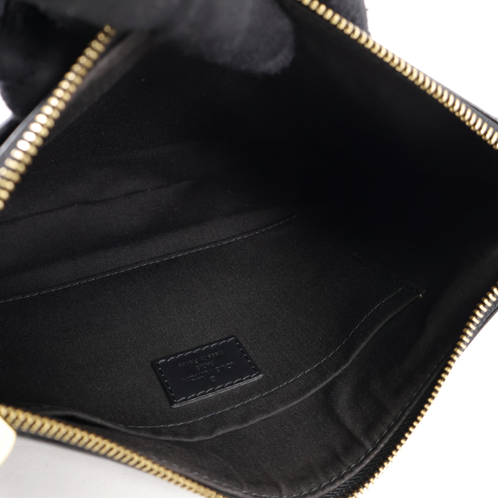 LOUIS VUITTON Epi Matsy金扣肩背袋