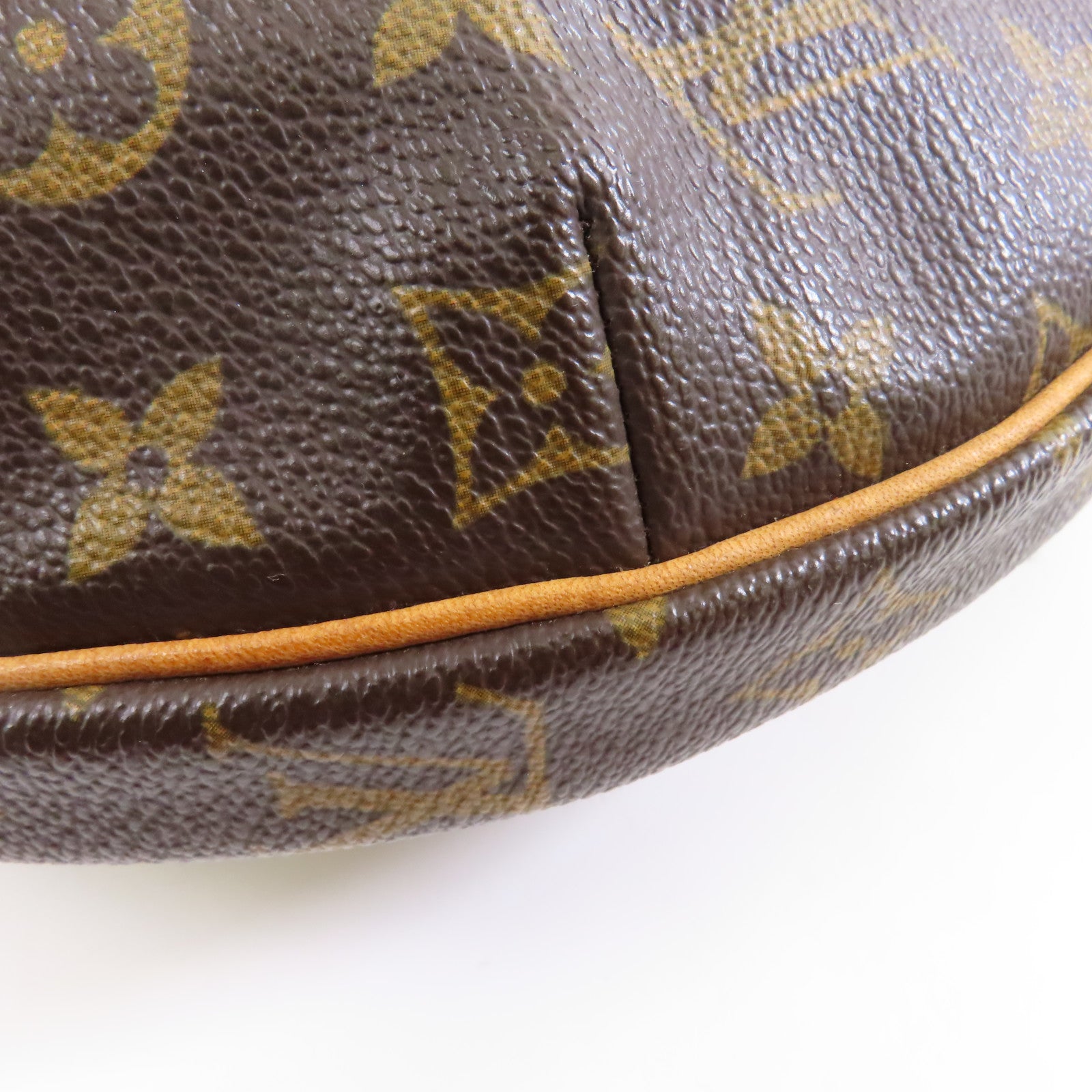 LOUIS VUITTON Monogram Croissant MM金扣肩背袋棕色