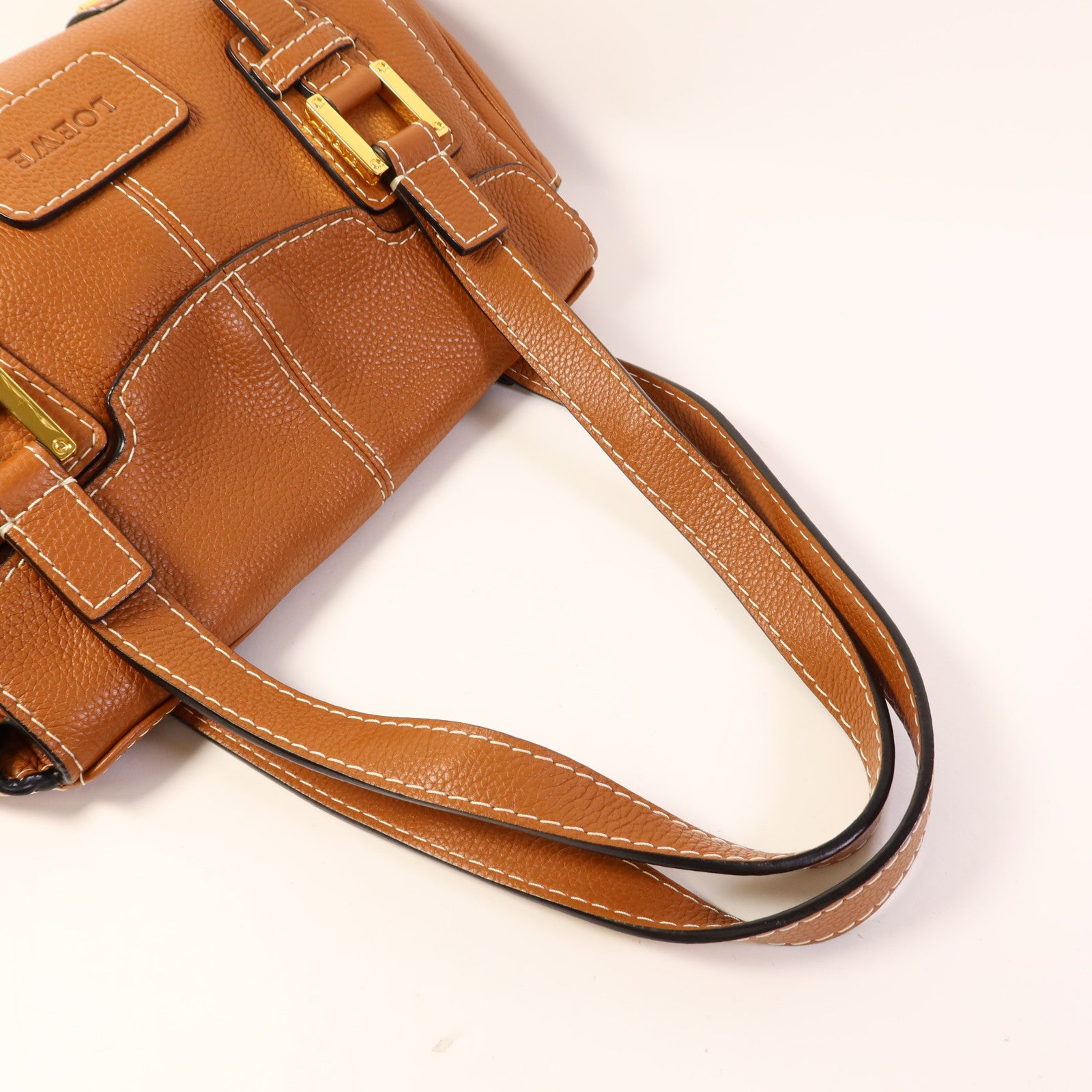 LOEWE 牛皮皮革Shoulder Bag金扣肩背袋
