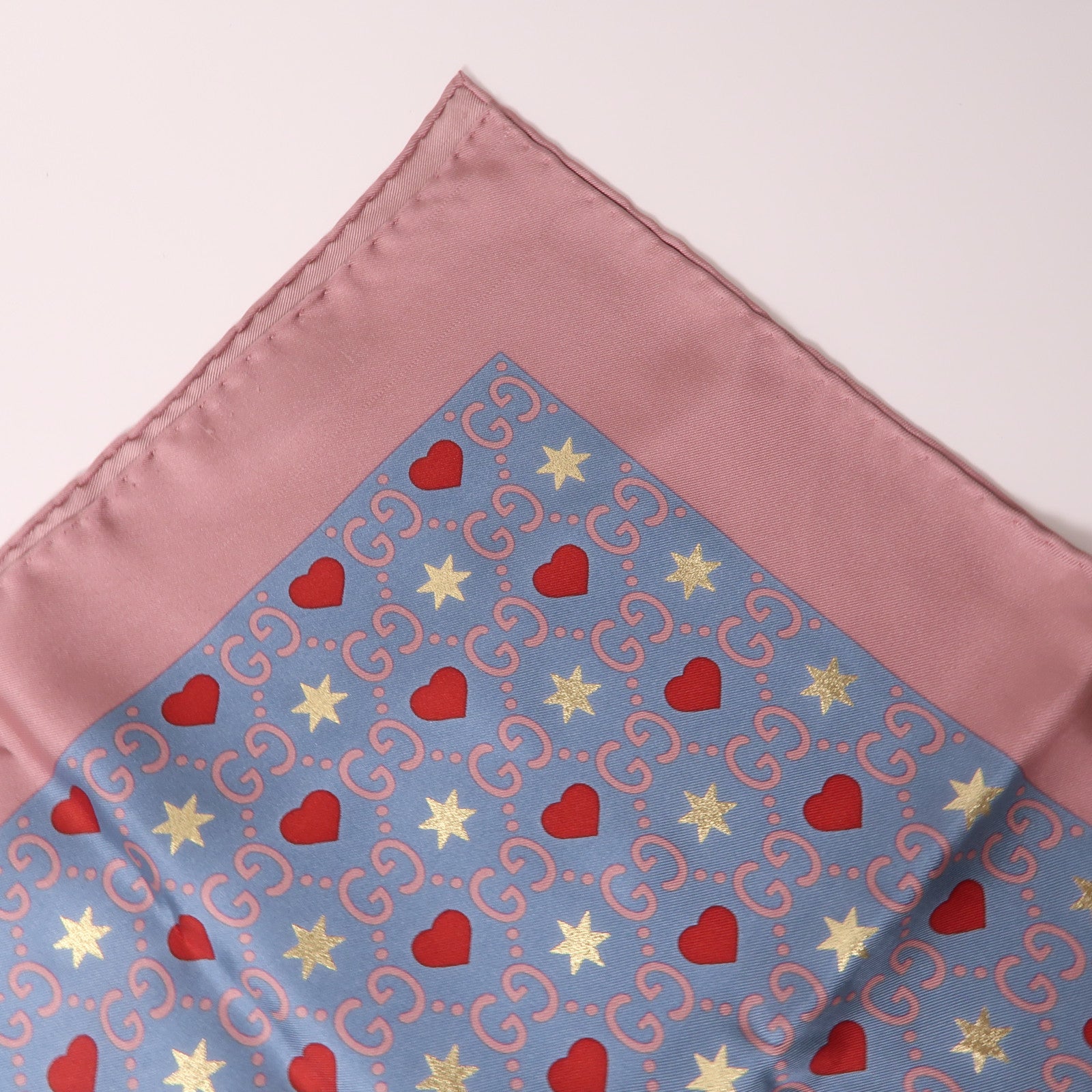 GUCCI 【激減優惠】絲質GG Heart-Print絲巾藍色/粉紅色