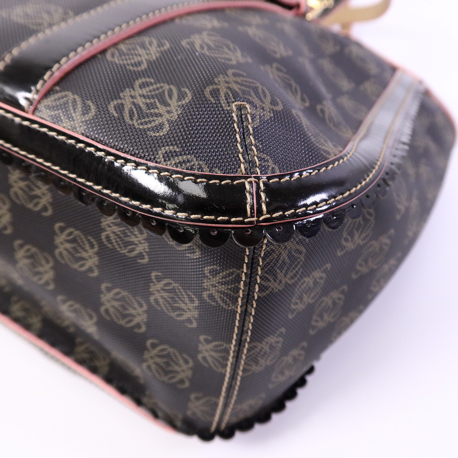 LOEWE 帆布Anagram Shoulder Bag肩背袋