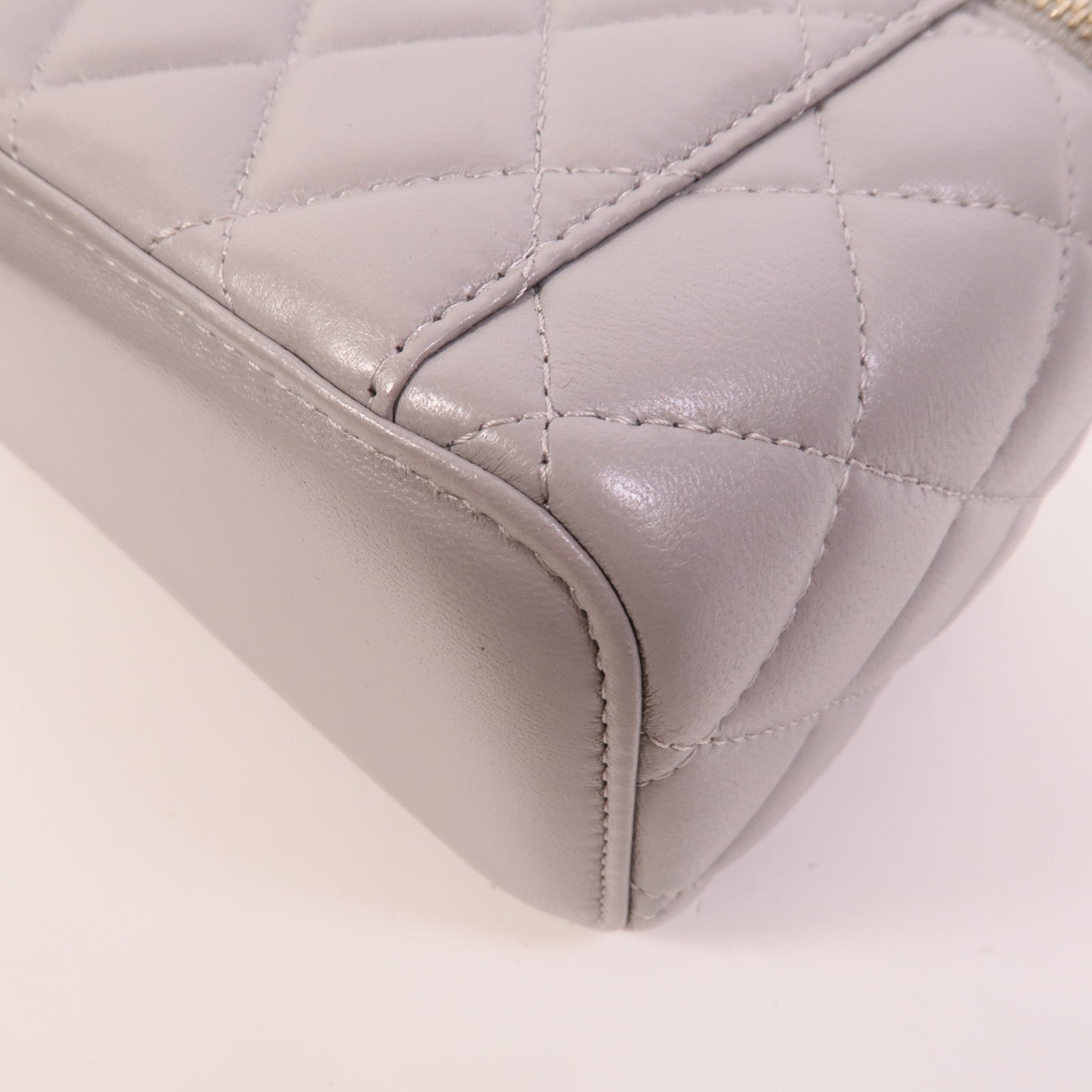 CHANEL 羊皮皮革Vanity Case With Gold Ball肩背袋