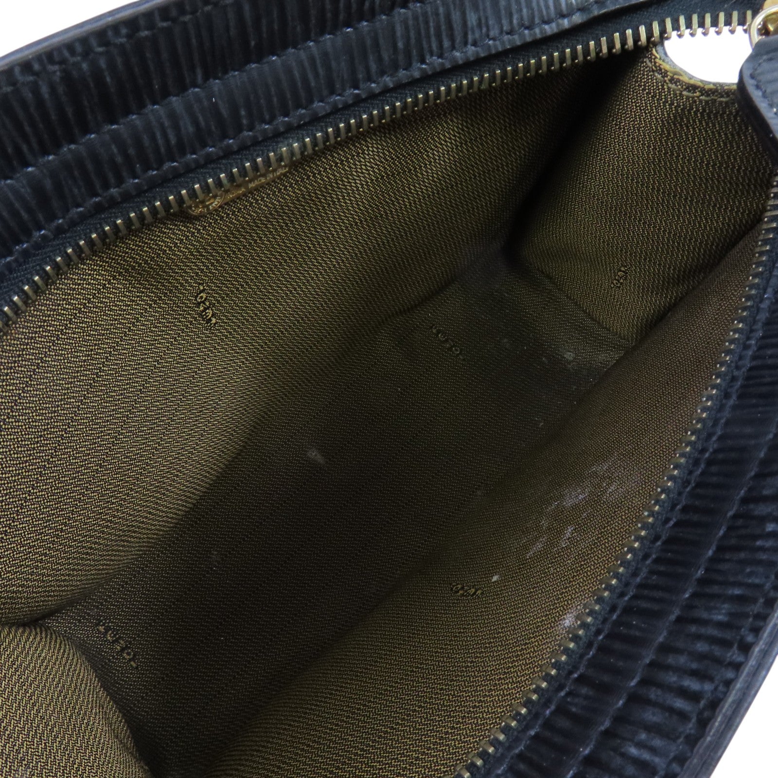 FENDI 牛皮皮革Clutch Pouch金扣手拿包