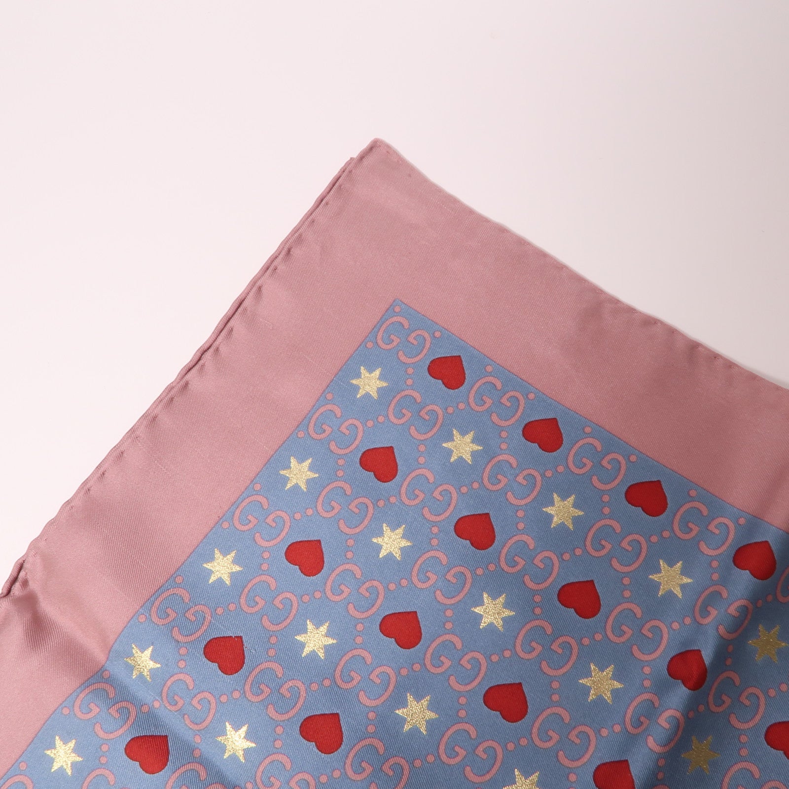 GUCCI 【激減優惠】絲質GG Heart-Print絲巾藍色/粉紅色