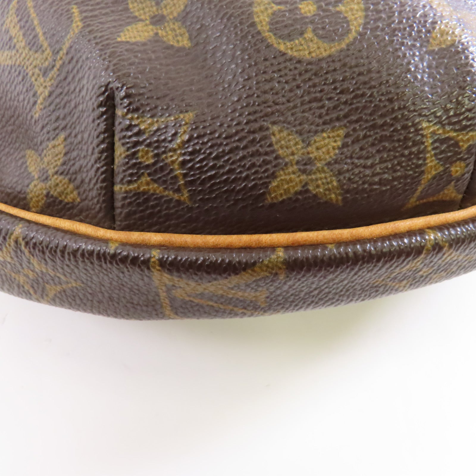 LOUIS VUITTON Monogram Croissant MM金扣肩背袋棕色