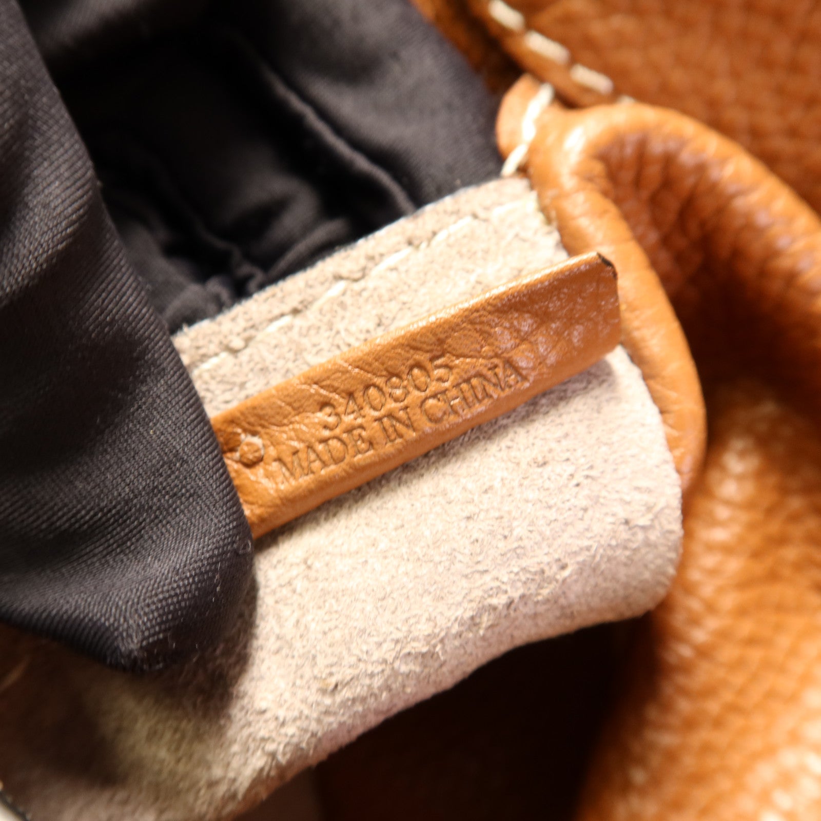 LOEWE 牛皮皮革Shoulder Bag金扣肩背袋