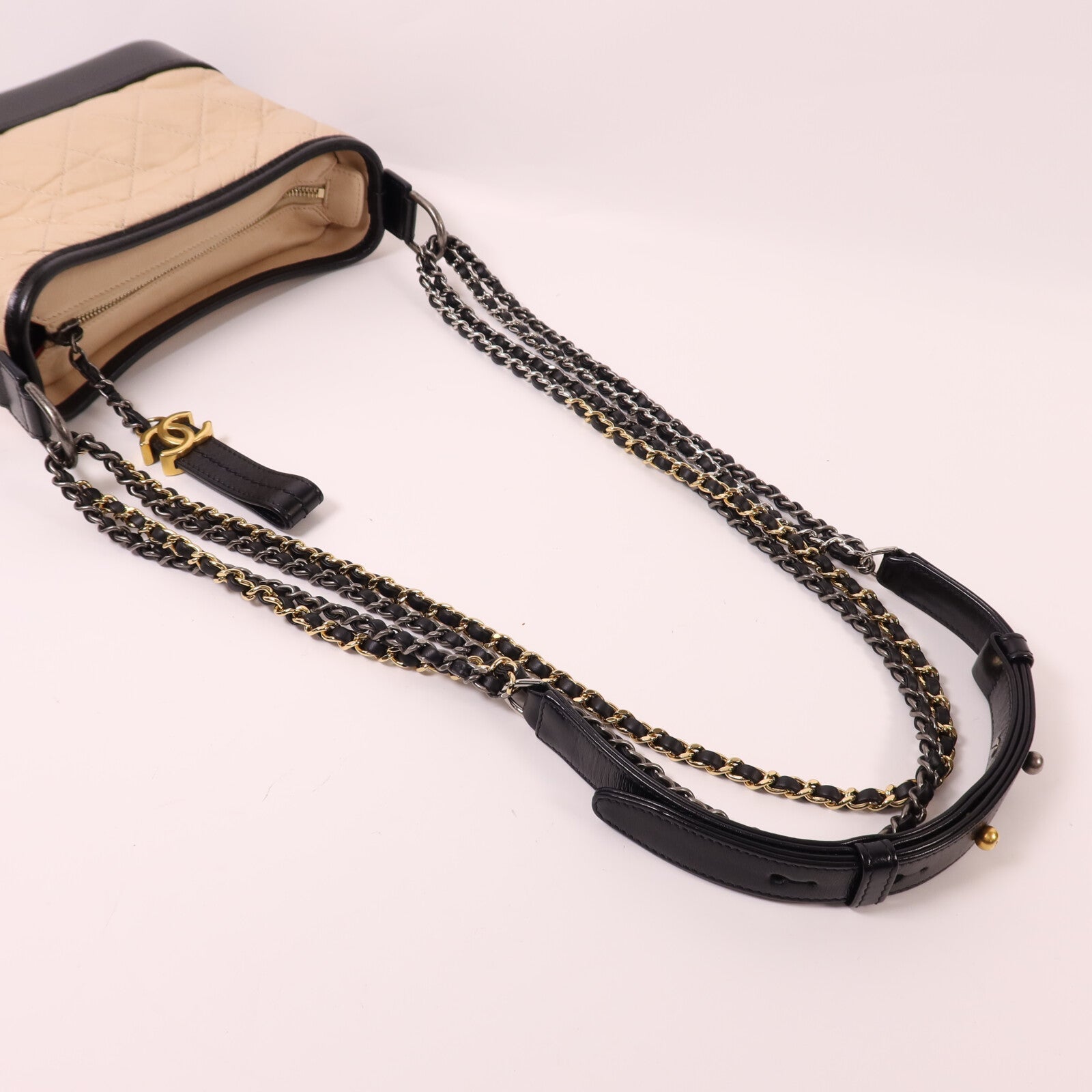 CHANEL 牛皮皮革Gabrielle鏈帶肩背袋
