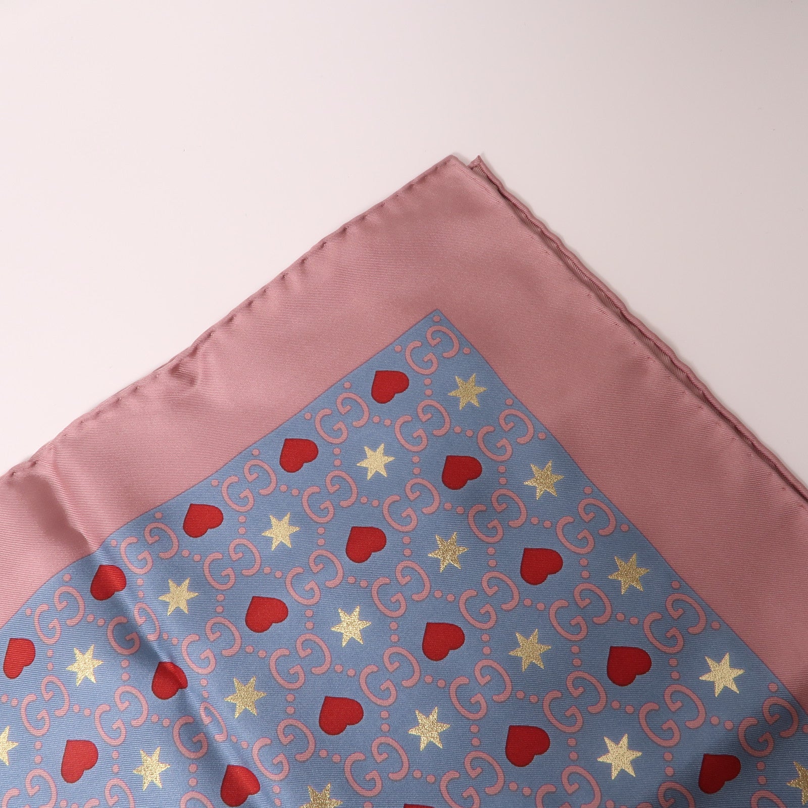 GUCCI 【激減優惠】絲質GG Heart-Print絲巾藍色/粉紅色