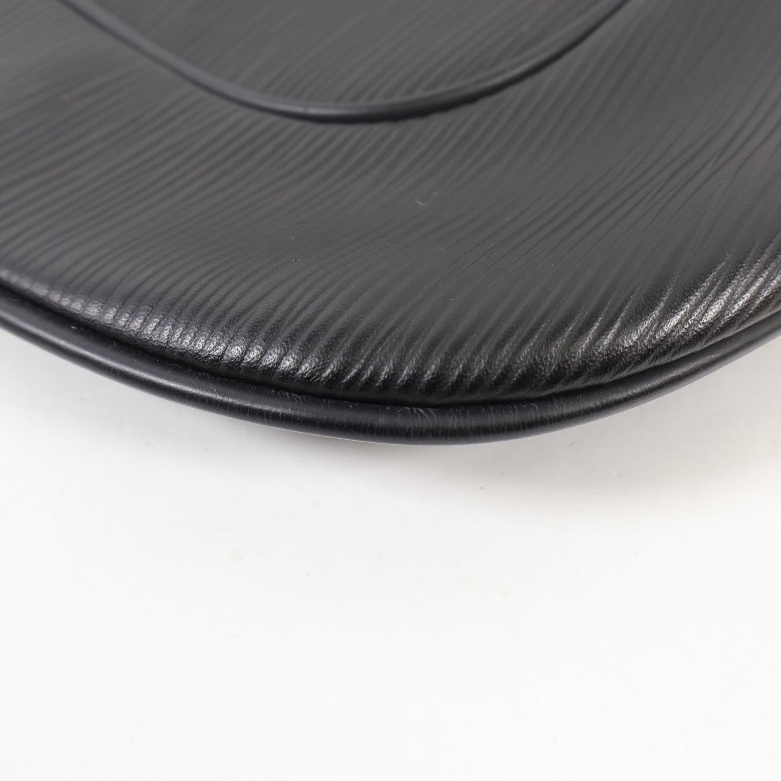 LOUIS VUITTON Epi Matsy金扣肩背袋