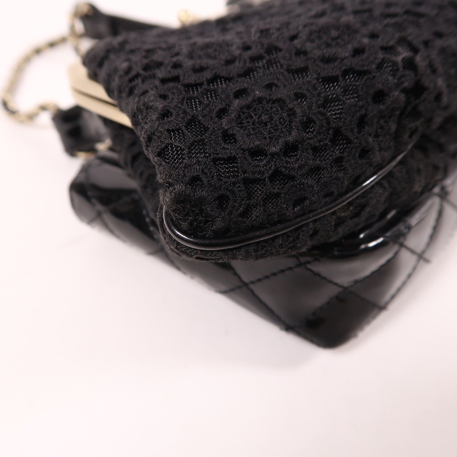 CHANEL 漆皮皮革Chain Shoulder金扣鏈帶肩背袋