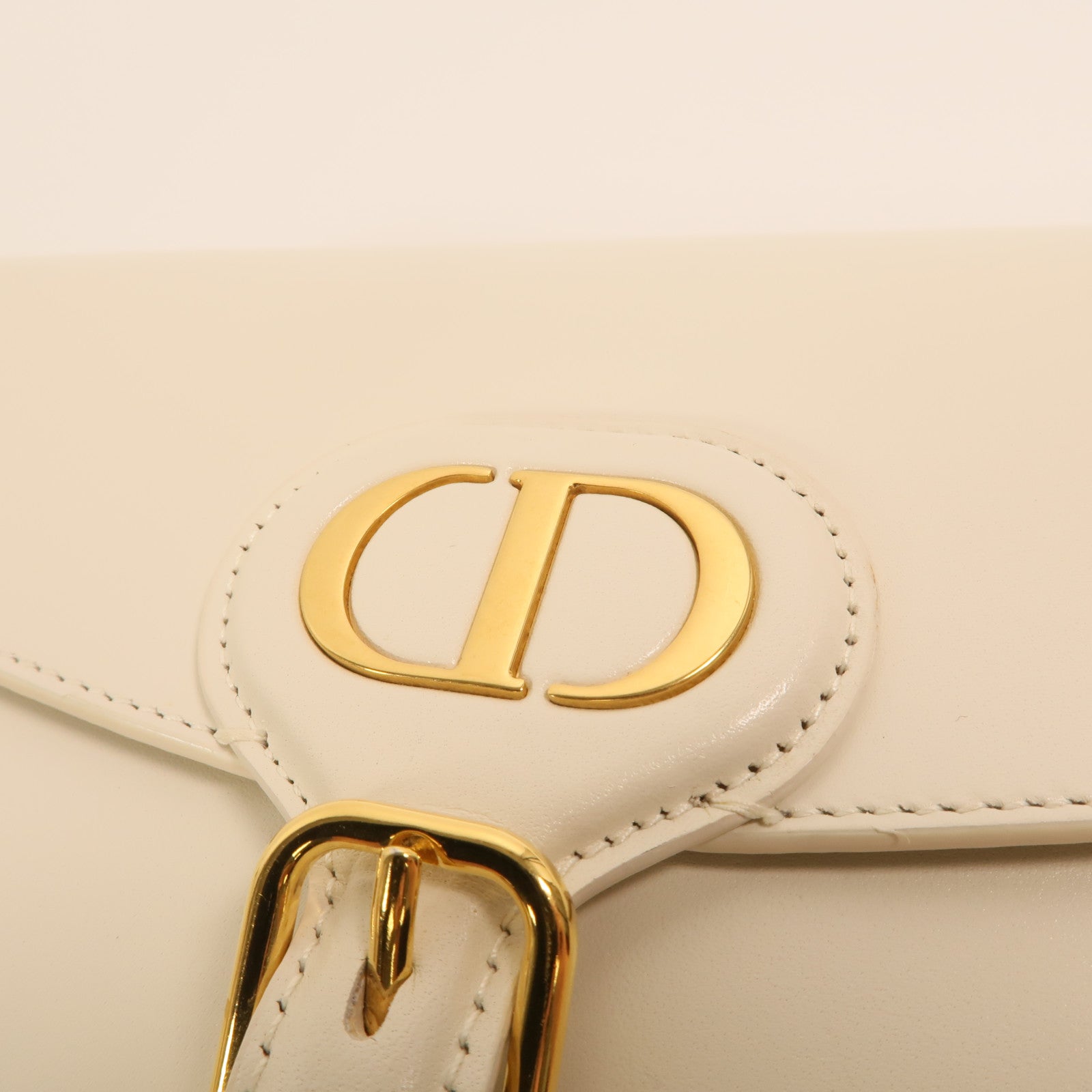 Dior 牛皮皮革Bobby Medium金扣肩背袋