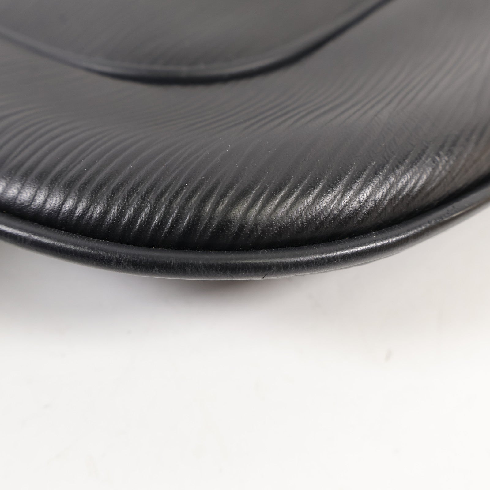 LOUIS VUITTON Epi Matsy金扣肩背袋